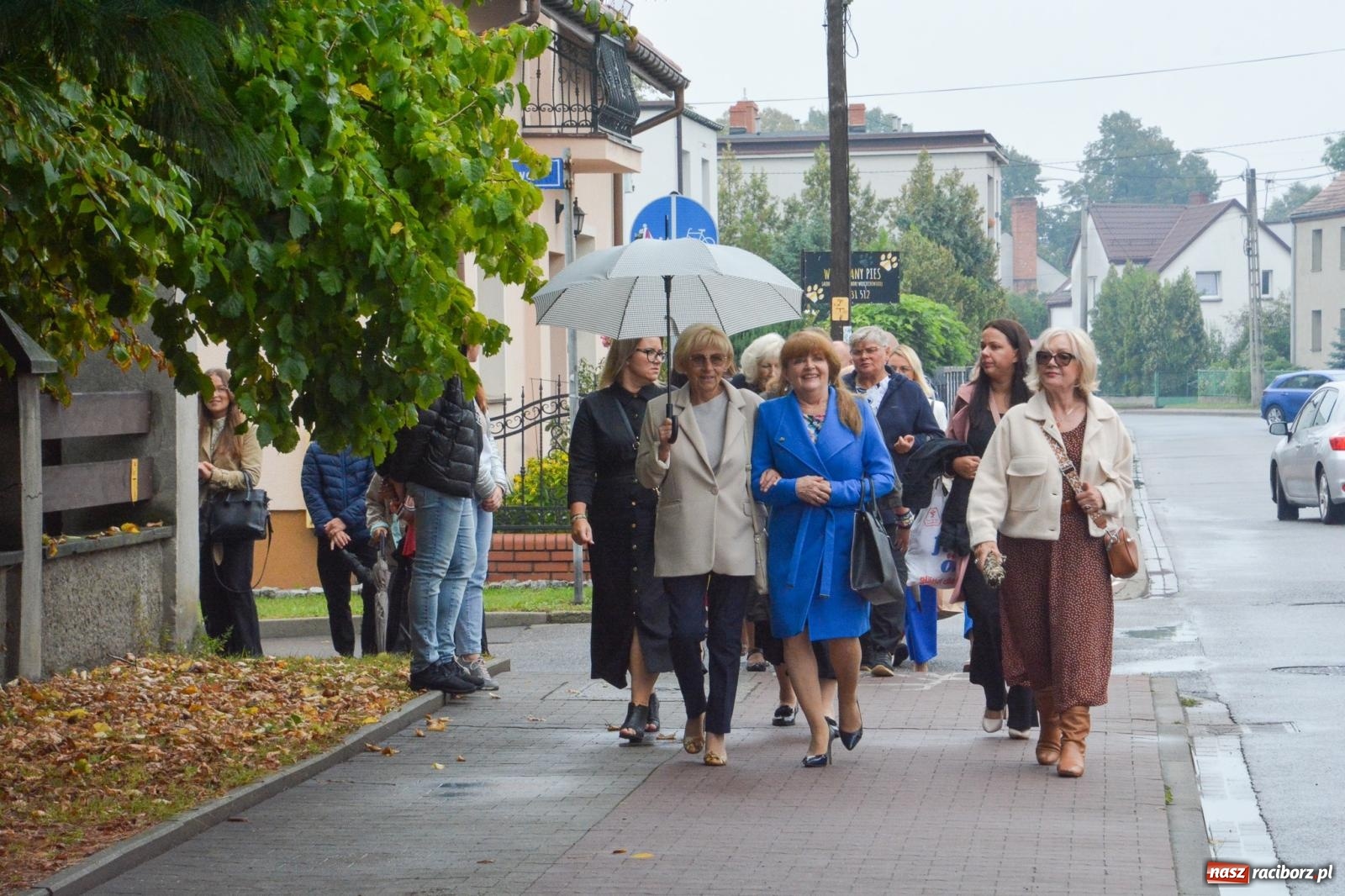 Zdjęcie w galerii na portalu naszraciborz.pl: Szkoła Podstawowa nr 2 na Płoni świętuje 80 lat. Jubileusz z historią, mszą i festynem wiadomości z regionu