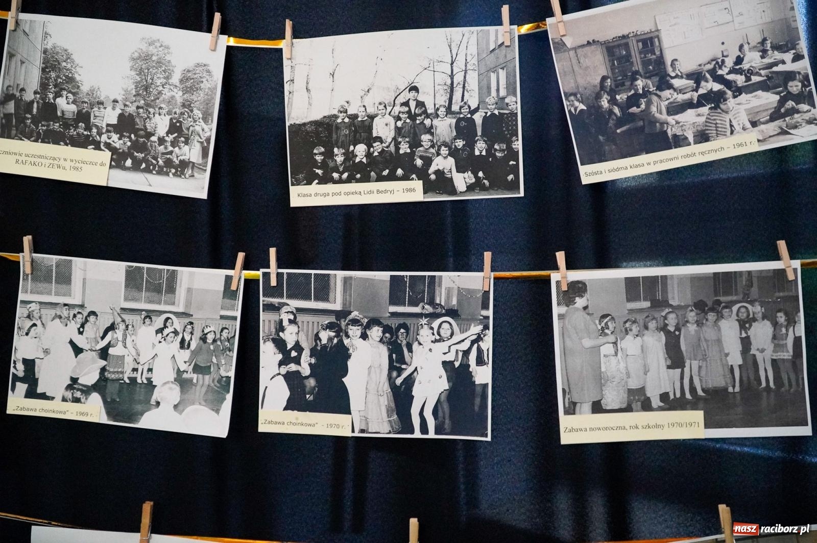 Zdjęcie w galerii na portalu naszraciborz.pl: Szkoła Podstawowa nr 2 na Płoni świętuje 80 lat. Jubileusz z historią, mszą i festynem wiadomości z regionu