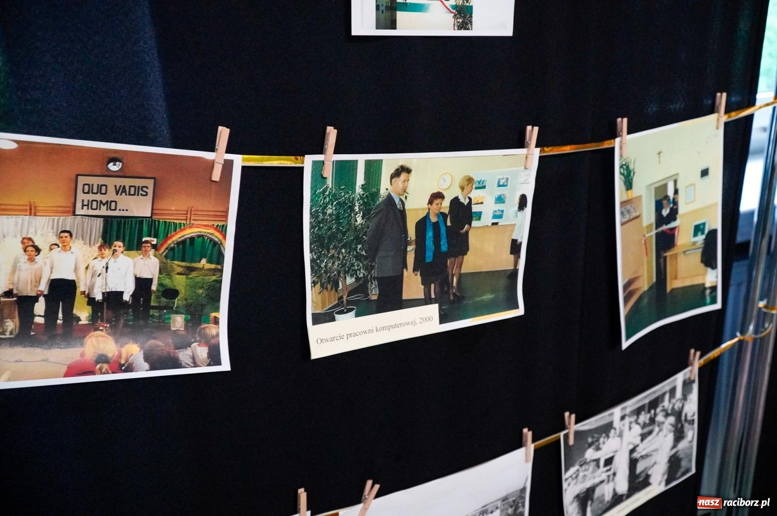 Zdjęcie w galerii na portalu naszraciborz.pl: Szkoła Podstawowa nr 2 na Płoni świętuje 80 lat. Jubileusz z historią, mszą i festynem wiadomości z regionu