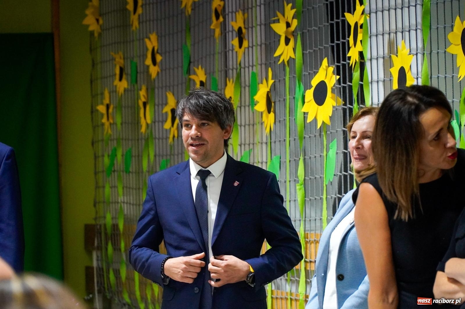 Zdjęcie w galerii na portalu naszraciborz.pl: Szkoła Podstawowa nr 2 na Płoni świętuje 80 lat. Jubileusz z historią, mszą i festynem wiadomości z regionu