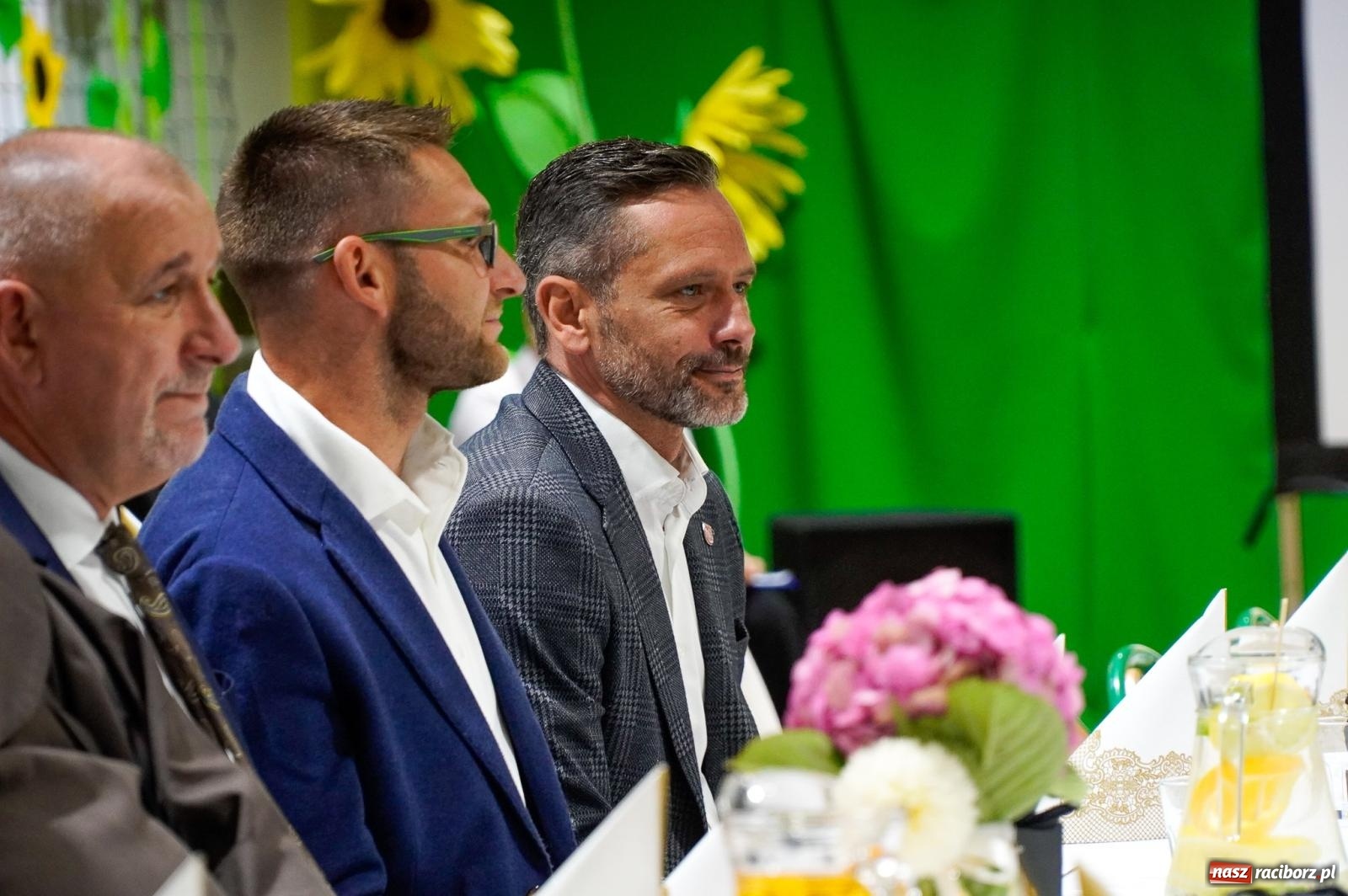 Zdjęcie w galerii na portalu naszraciborz.pl: Szkoła Podstawowa nr 2 na Płoni świętuje 80 lat. Jubileusz z historią, mszą i festynem wiadomości z regionu