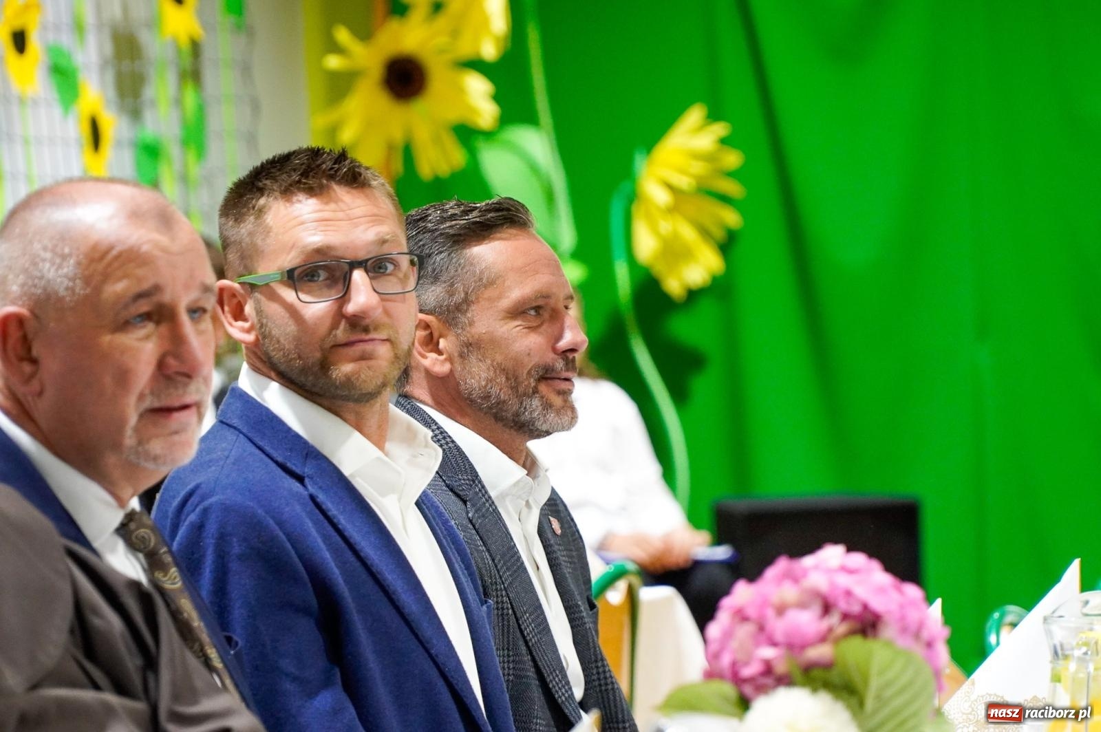 Zdjęcie w galerii na portalu naszraciborz.pl: Szkoła Podstawowa nr 2 na Płoni świętuje 80 lat. Jubileusz z historią, mszą i festynem wiadomości z regionu