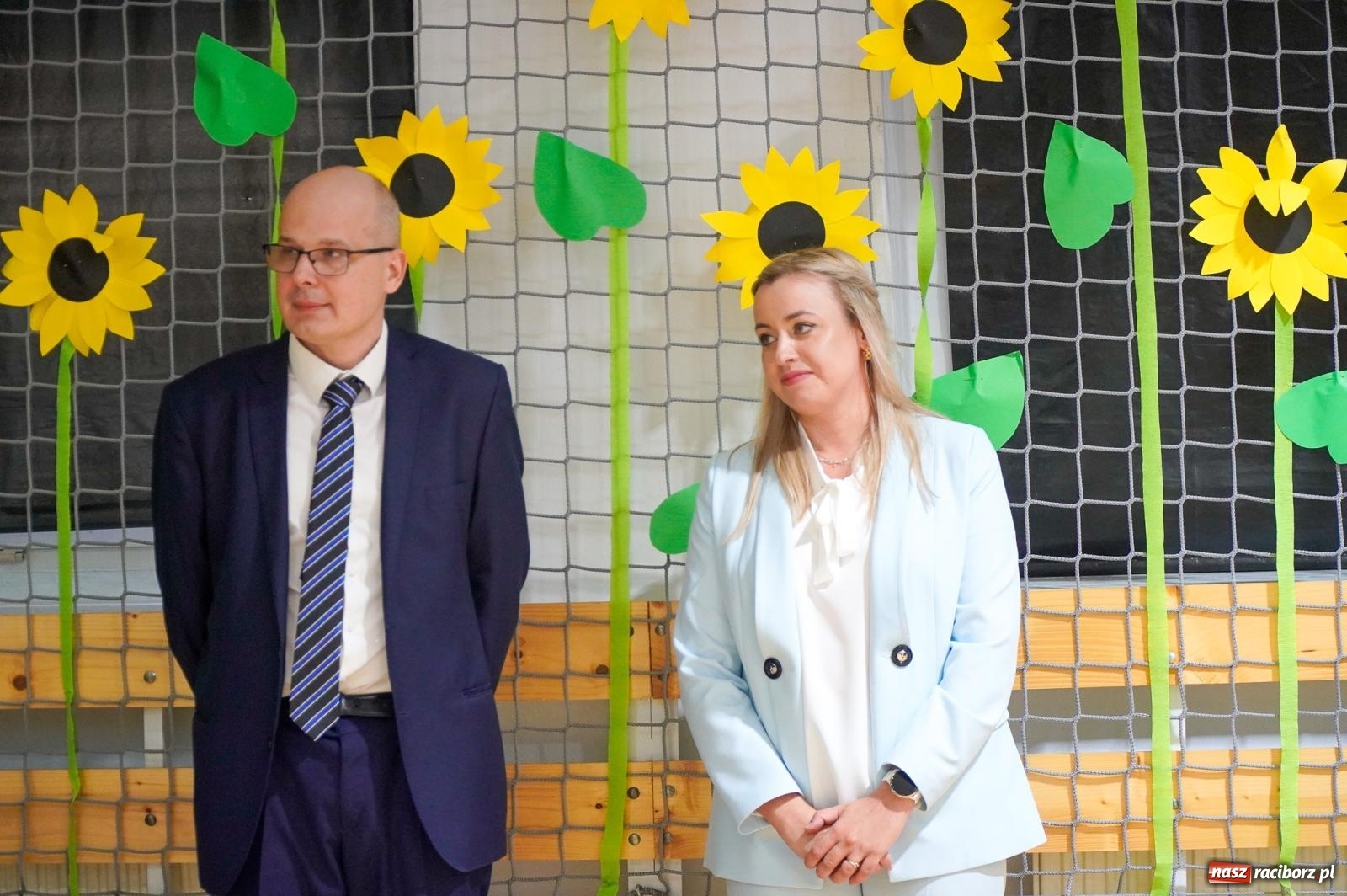 Zdjęcie w galerii na portalu naszraciborz.pl: Szkoła Podstawowa nr 2 na Płoni świętuje 80 lat. Jubileusz z historią, mszą i festynem wiadomości z regionu