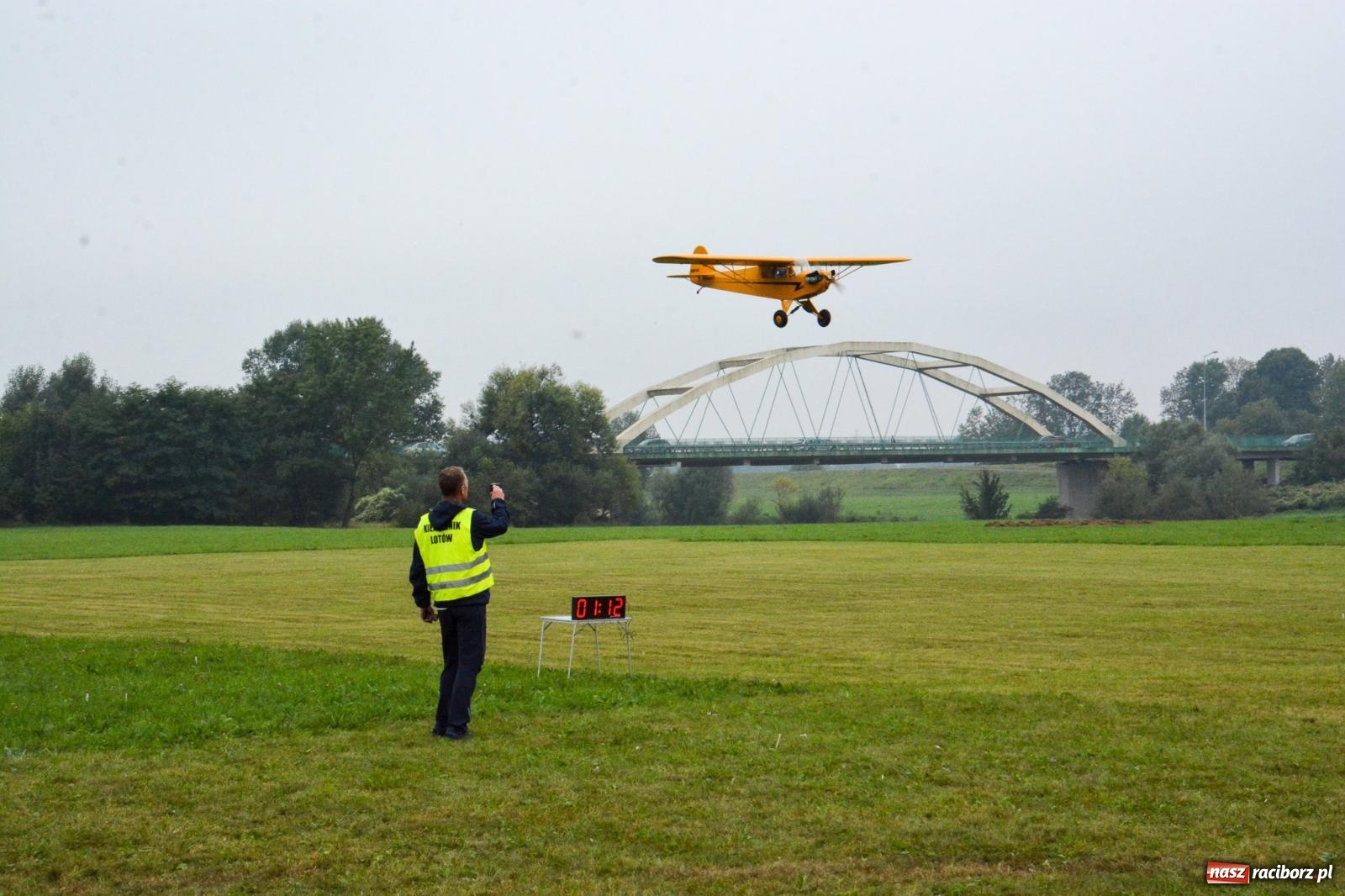 Zdjęcie w galerii na portalu naszraciborz.pl: Deszcz nie przegonił modelarzy. Trwa RC AirShow [FOTO i WIDEO] wiadomości z regionu
