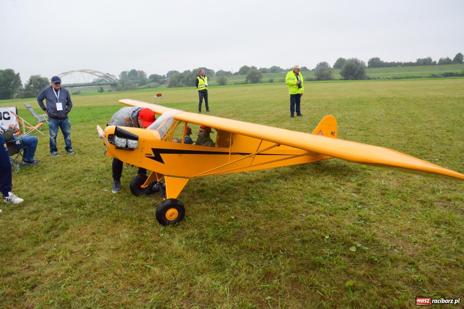 Zdjęcie w galerii na portalu naszraciborz.pl: Deszcz nie przegonił modelarzy. Trwa RC AirShow [FOTO i WIDEO] wiadomości z regionu