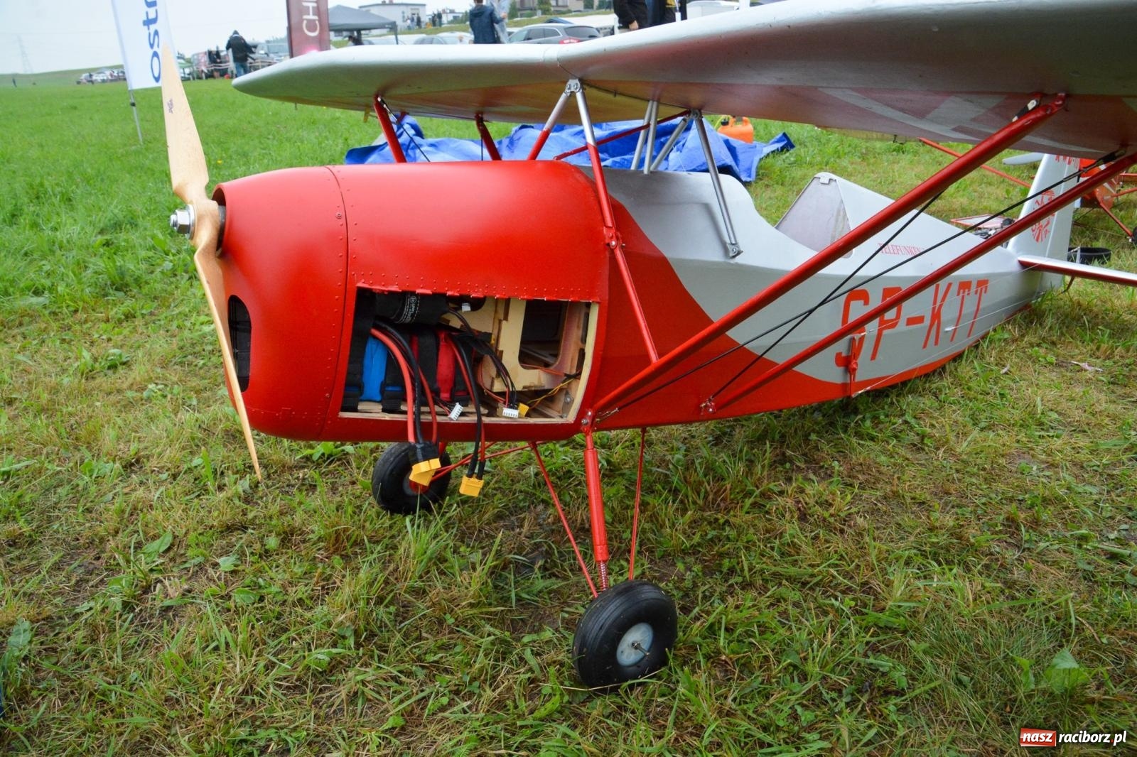 Zdjęcie w galerii na portalu naszraciborz.pl: Deszcz nie przegonił modelarzy. Trwa RC AirShow [FOTO i WIDEO] wiadomości z regionu