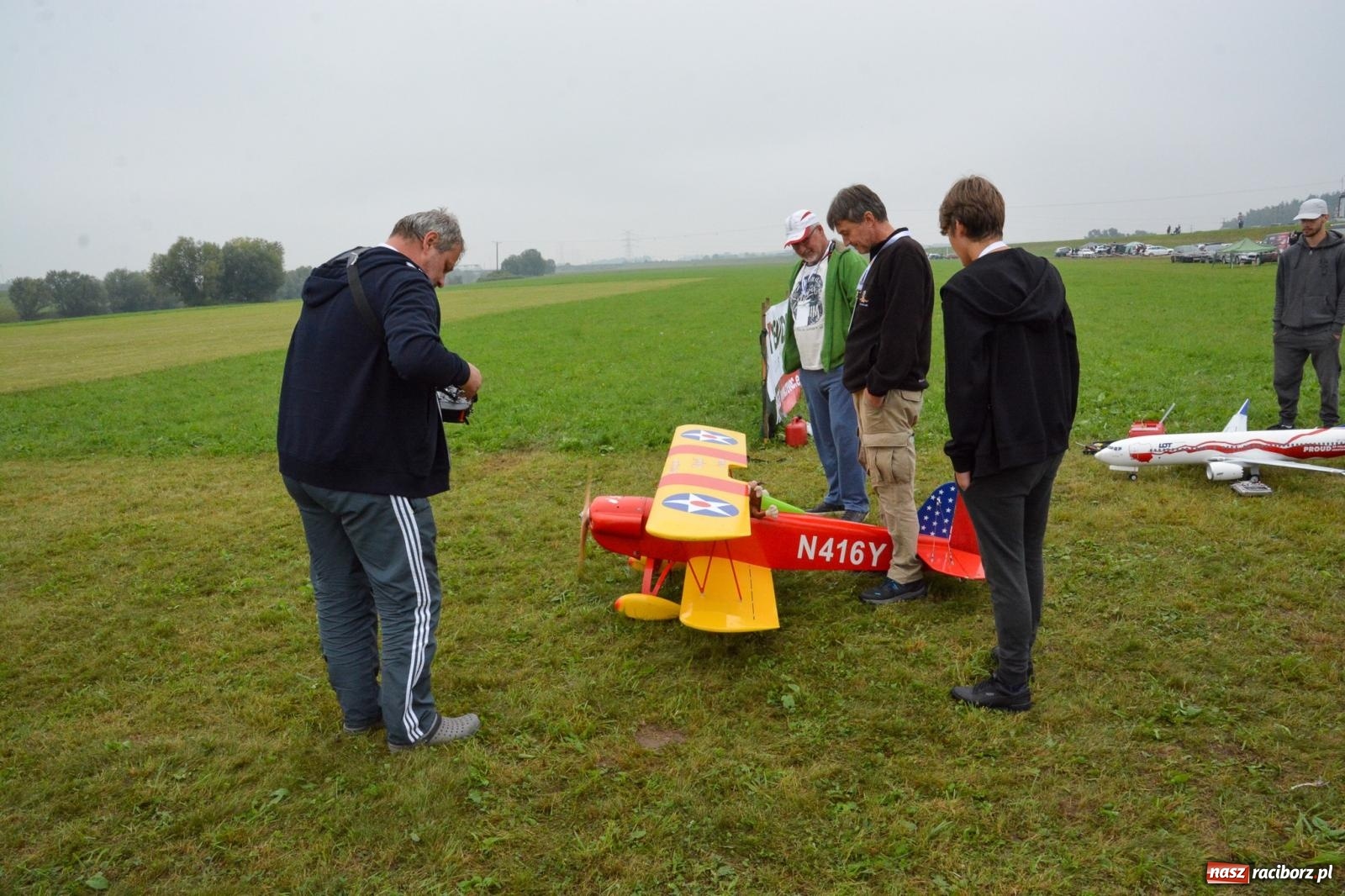 Zdjęcie w galerii na portalu naszraciborz.pl: Deszcz nie przegonił modelarzy. Trwa RC AirShow [FOTO i WIDEO] wiadomości z regionu