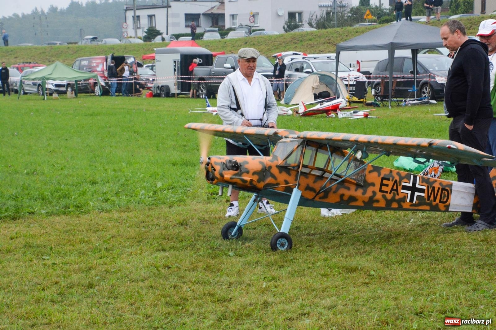Zdjęcie w galerii na portalu naszraciborz.pl: Deszcz nie przegonił modelarzy. Trwa RC AirShow [FOTO i WIDEO] wiadomości z regionu