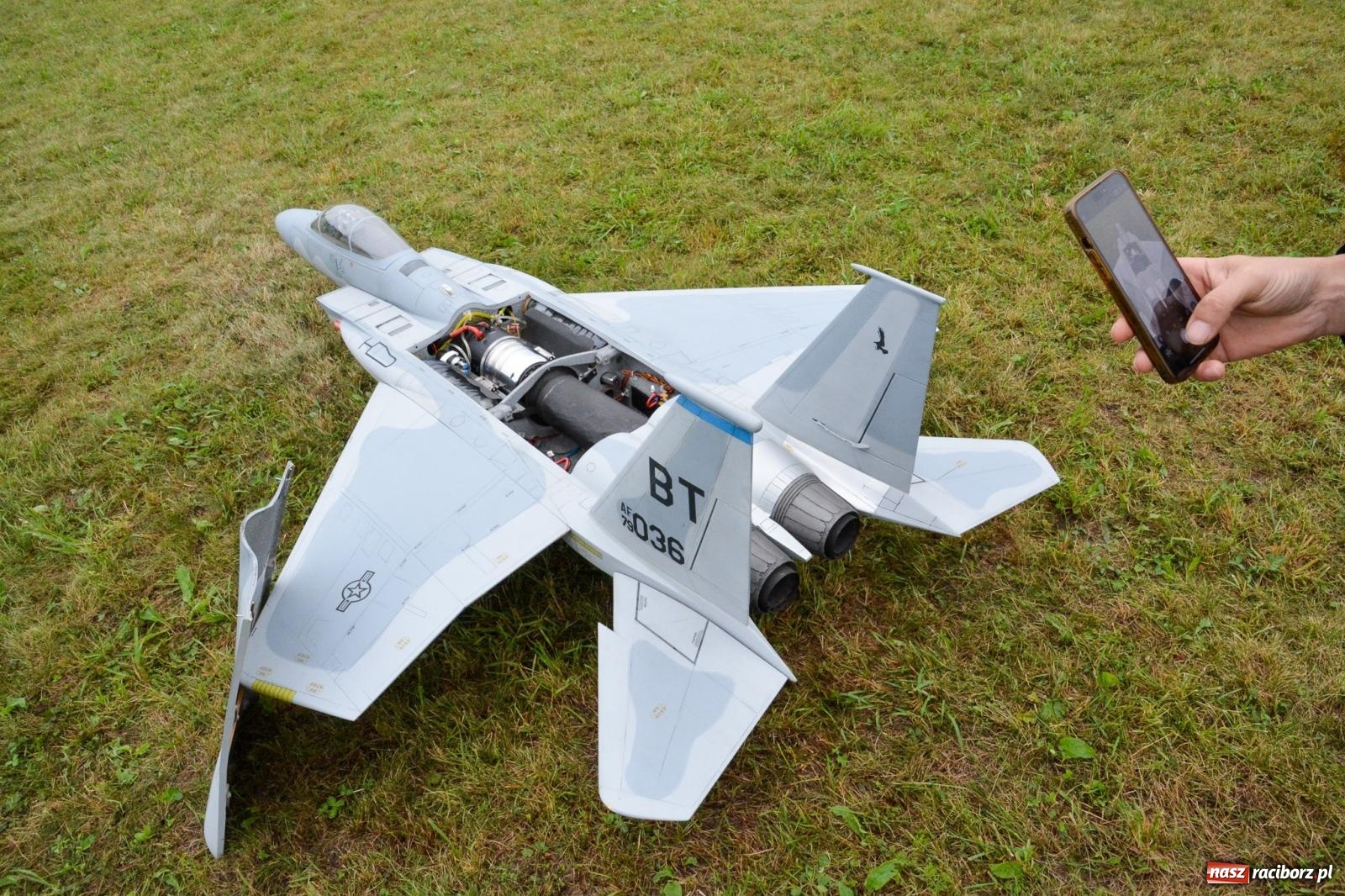 Zdjęcie w galerii na portalu naszraciborz.pl: Deszcz nie przegonił modelarzy. Trwa RC AirShow [FOTO i WIDEO] wiadomości z regionu