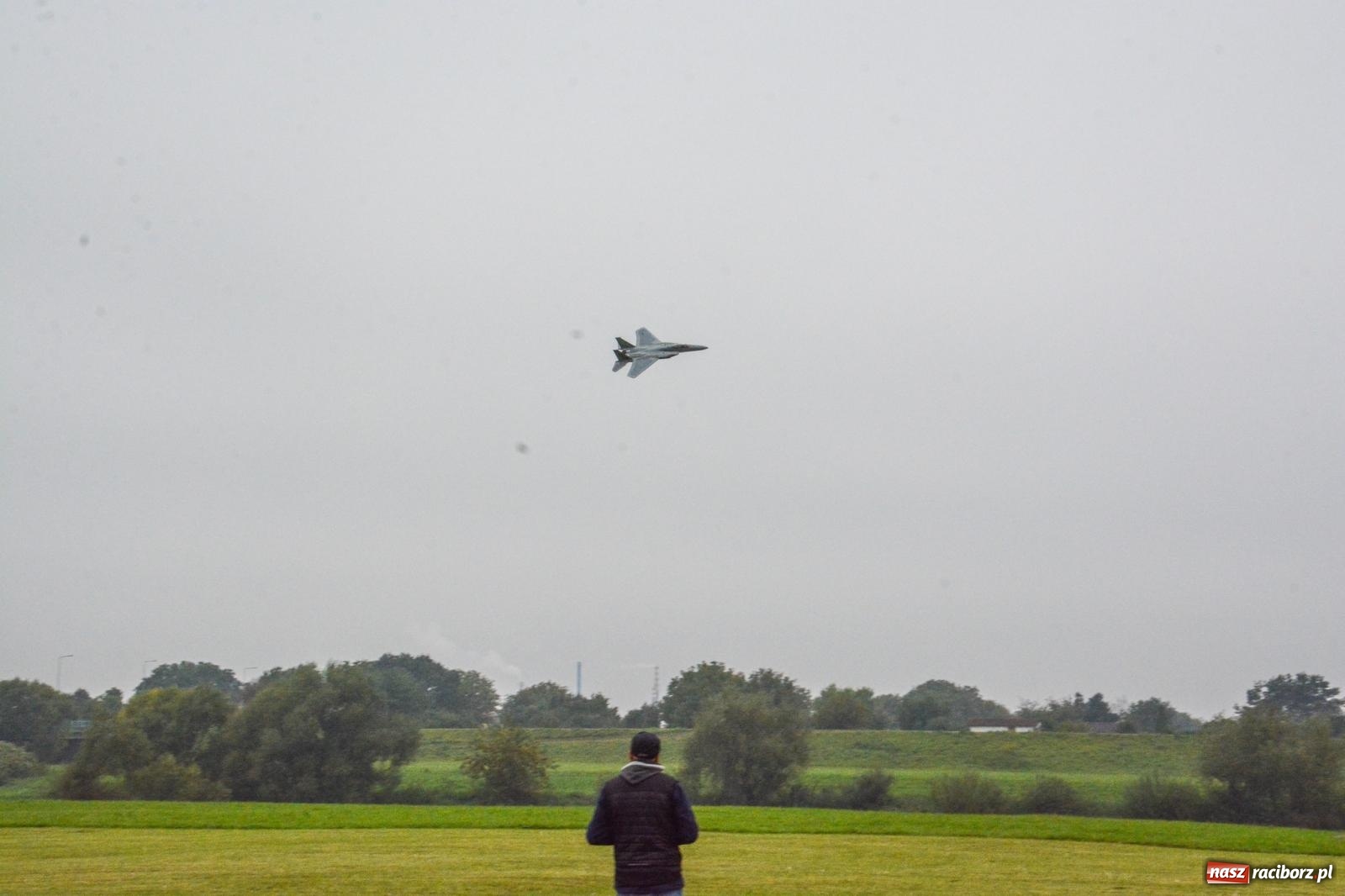 Zdjęcie w galerii na portalu naszraciborz.pl: Deszcz nie przegonił modelarzy. Trwa RC AirShow [FOTO i WIDEO] wiadomości z regionu