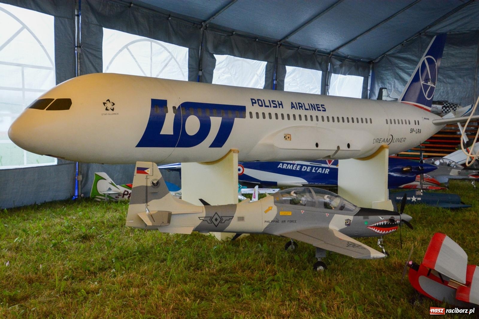 Zdjęcie w galerii na portalu naszraciborz.pl: Deszcz nie przegonił modelarzy. Trwa RC AirShow [FOTO i WIDEO] wiadomości z regionu