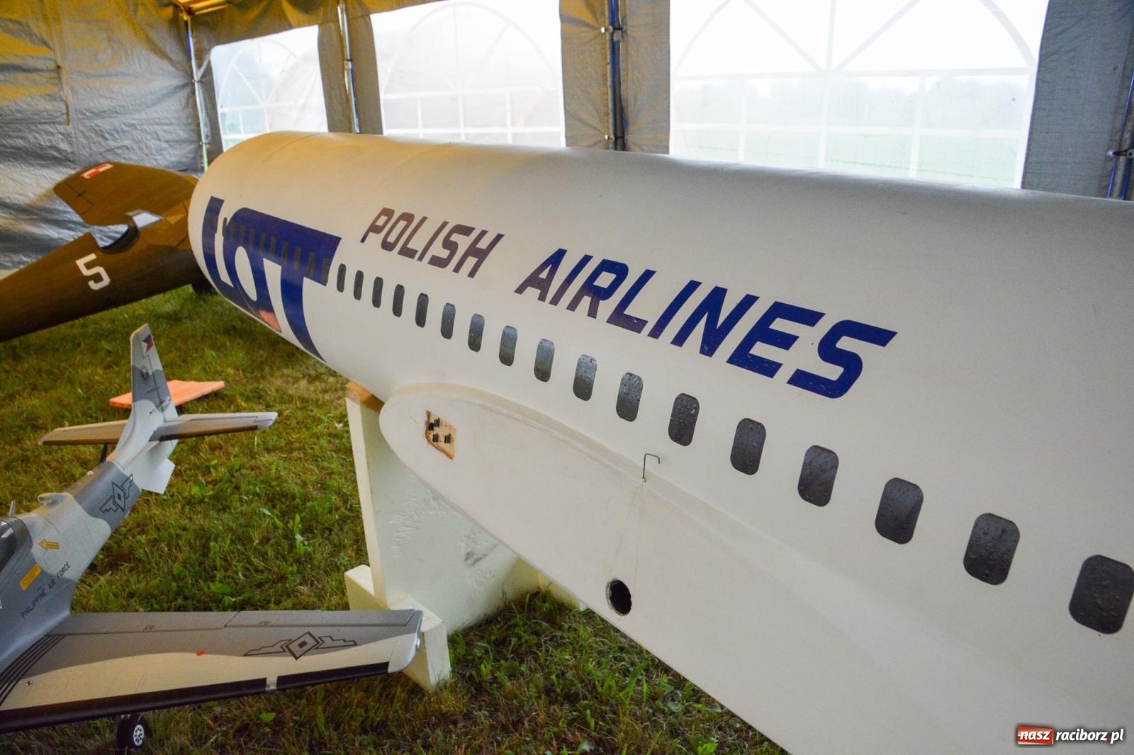 Zdjęcie w galerii na portalu naszraciborz.pl: Deszcz nie przegonił modelarzy. Trwa RC AirShow [FOTO i WIDEO] wiadomości z regionu