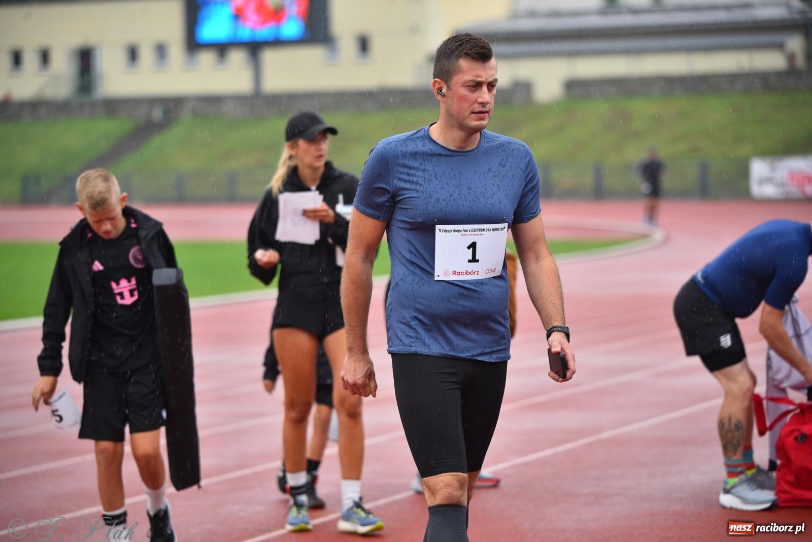 Zdjęcie w galerii na portalu naszraciborz.pl: Ruszyła 5. edycja Fun z EasyRun 24 Nonstop w Raciborzu wiadomości z regionu