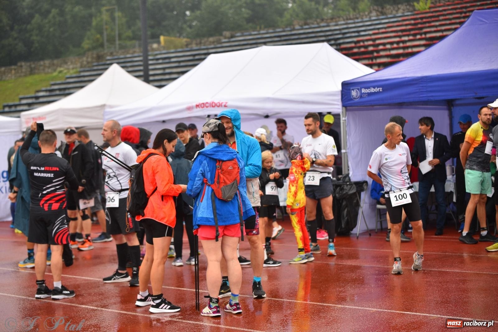 Zdjęcie w galerii na portalu naszraciborz.pl: Ruszyła 5. edycja Fun z EasyRun 24 Nonstop w Raciborzu wiadomości z regionu