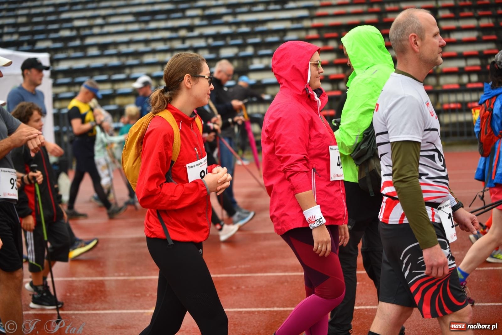 Zdjęcie w galerii na portalu naszraciborz.pl: Ruszyła 5. edycja Fun z EasyRun 24 Nonstop w Raciborzu wiadomości z regionu