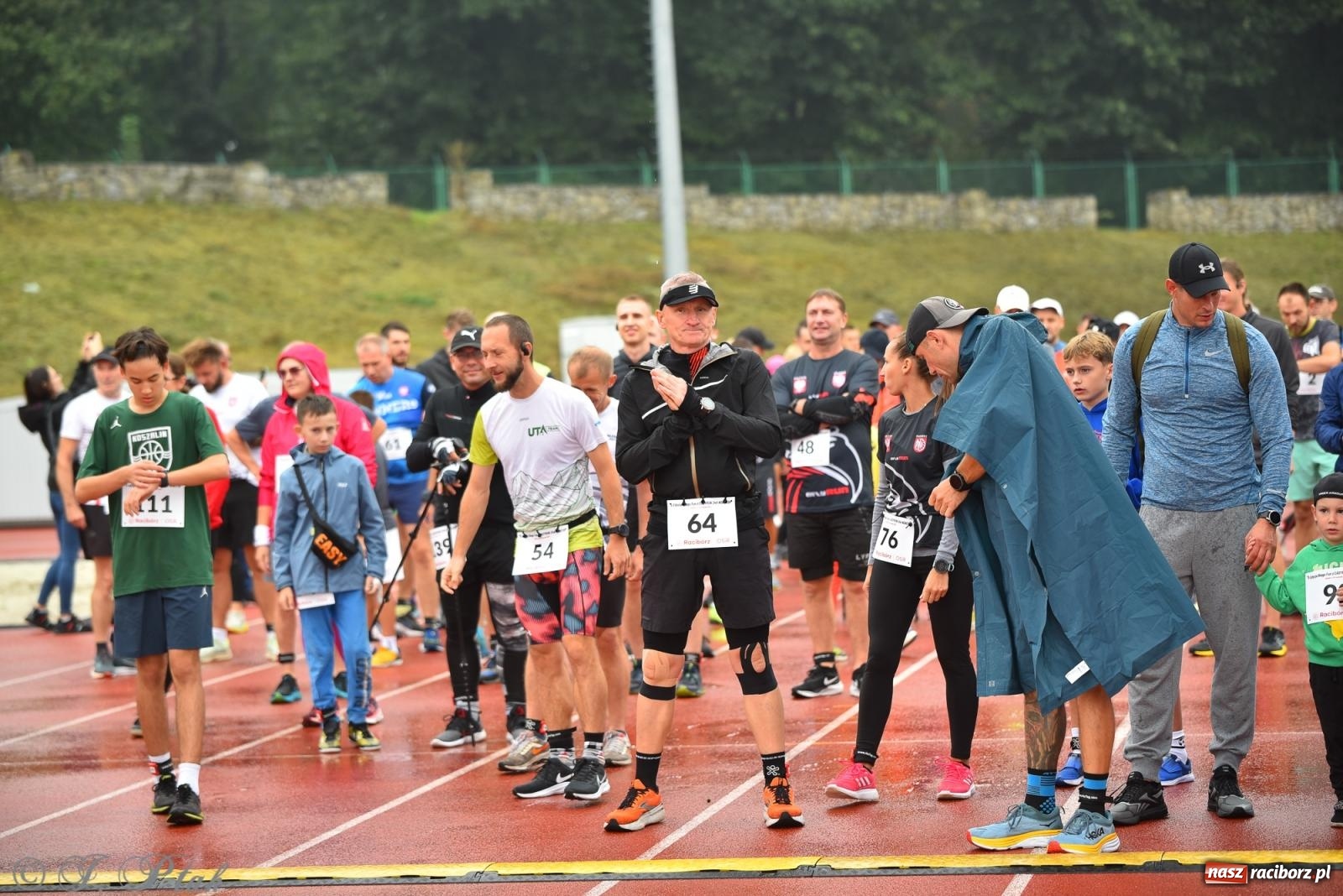 Zdjęcie w galerii na portalu naszraciborz.pl: Ruszyła 5. edycja Fun z EasyRun 24 Nonstop w Raciborzu wiadomości z regionu