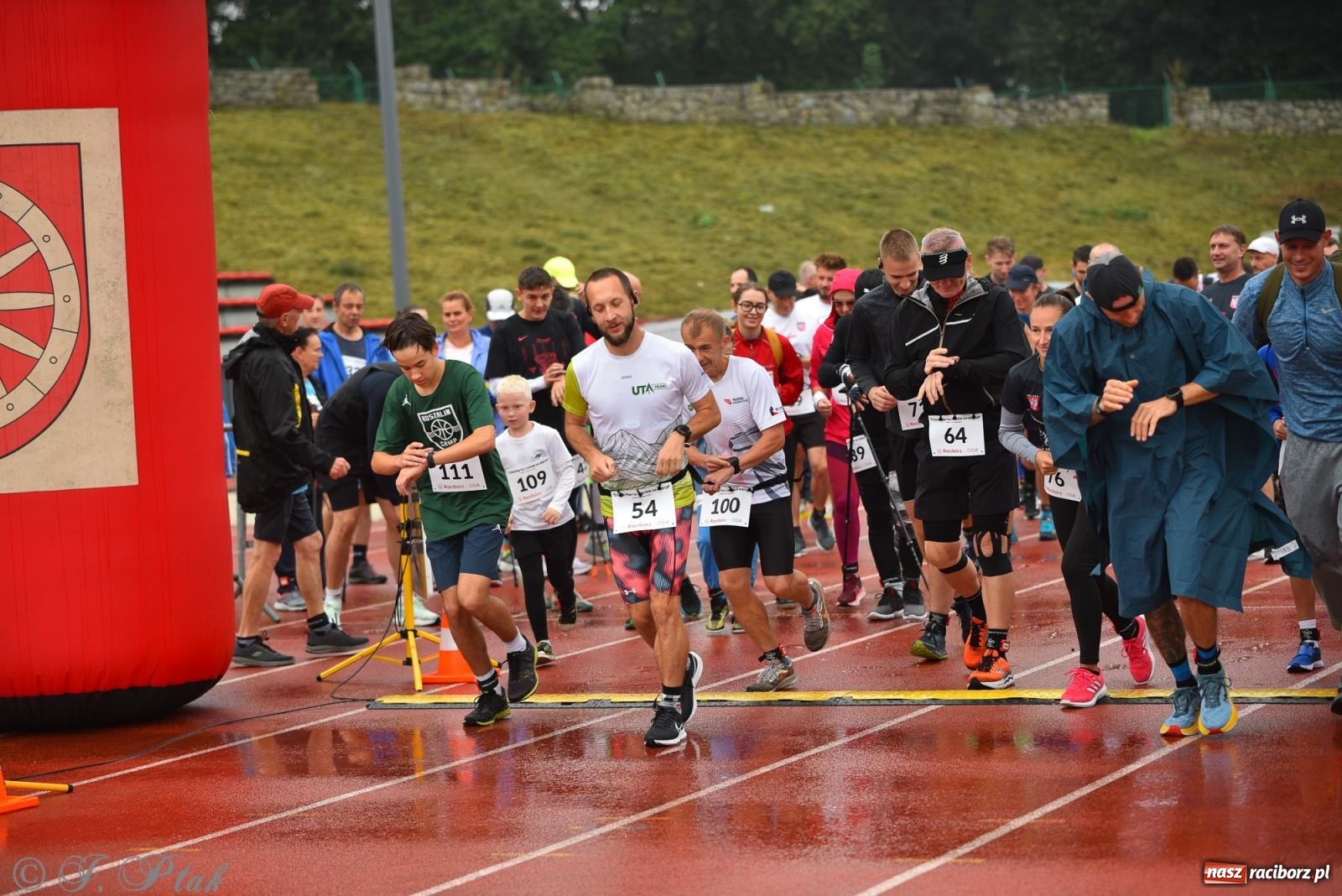 Zdjęcie w galerii na portalu naszraciborz.pl: Ruszyła 5. edycja Fun z EasyRun 24 Nonstop w Raciborzu wiadomości z regionu