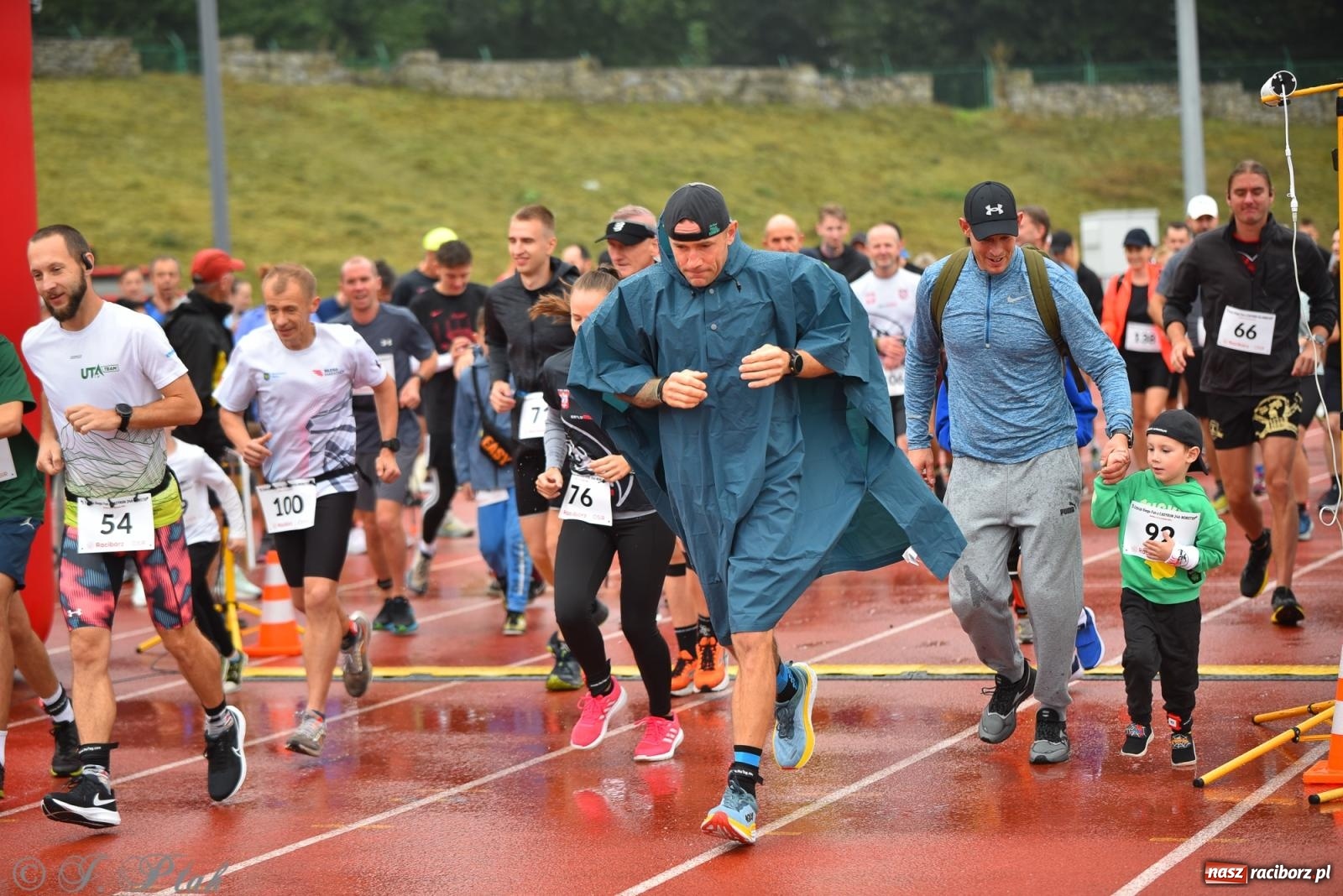 Zdjęcie w galerii na portalu naszraciborz.pl: Ruszyła 5. edycja Fun z EasyRun 24 Nonstop w Raciborzu wiadomości z regionu
