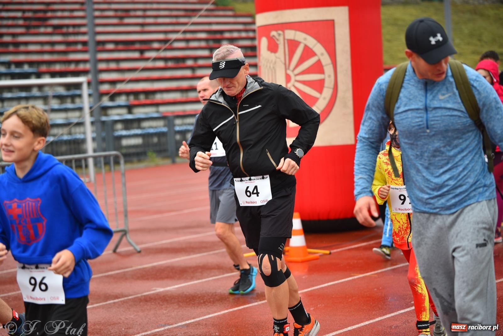 Zdjęcie w galerii na portalu naszraciborz.pl: Ruszyła 5. edycja Fun z EasyRun 24 Nonstop w Raciborzu wiadomości z regionu