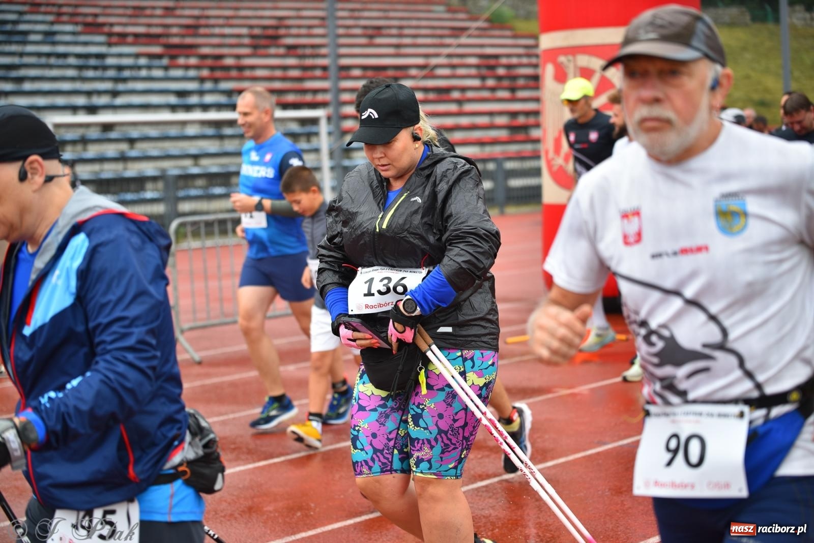 Zdjęcie w galerii na portalu naszraciborz.pl: Ruszyła 5. edycja Fun z EasyRun 24 Nonstop w Raciborzu wiadomości z regionu