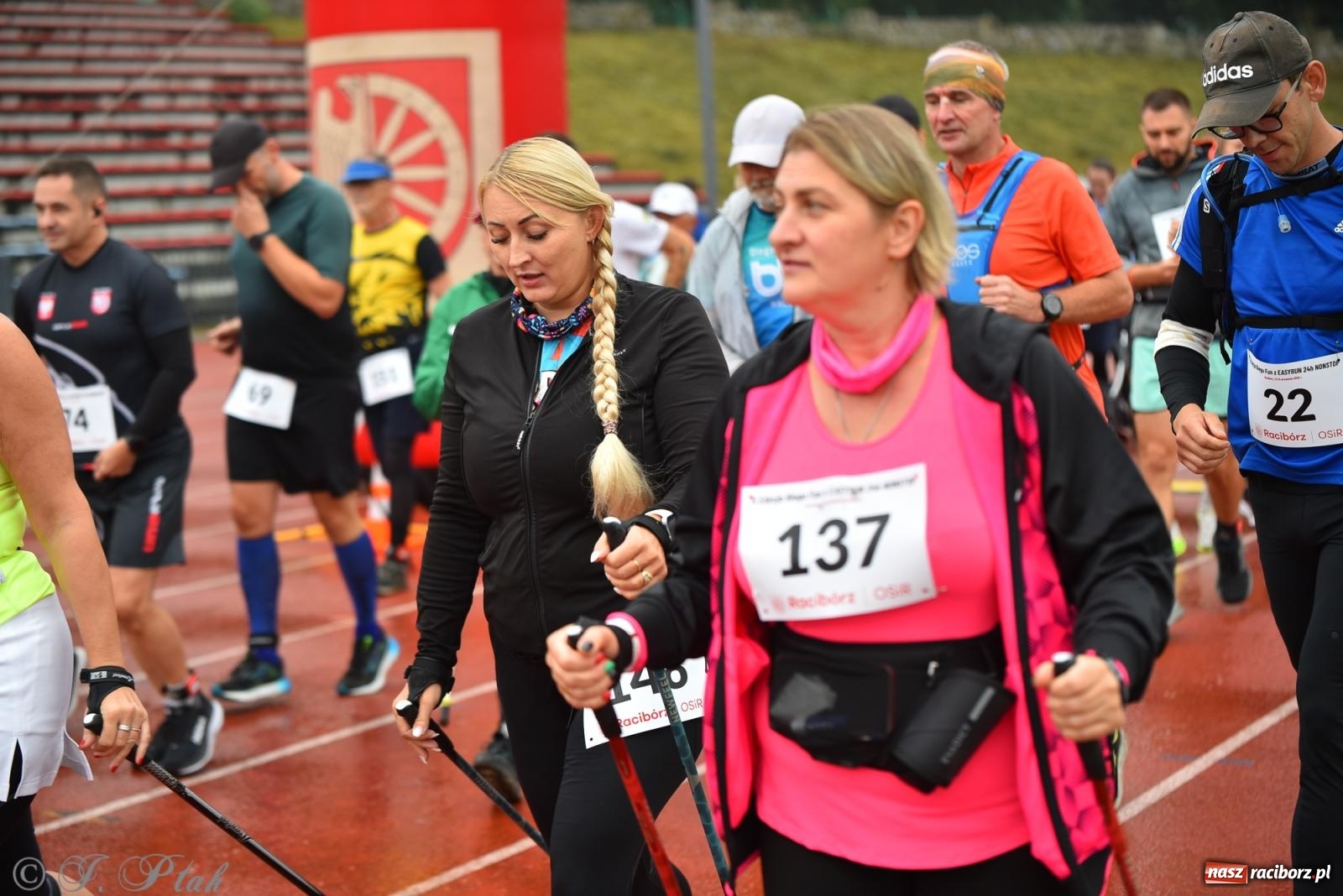 Zdjęcie w galerii na portalu naszraciborz.pl: Ruszyła 5. edycja Fun z EasyRun 24 Nonstop w Raciborzu wiadomości z regionu