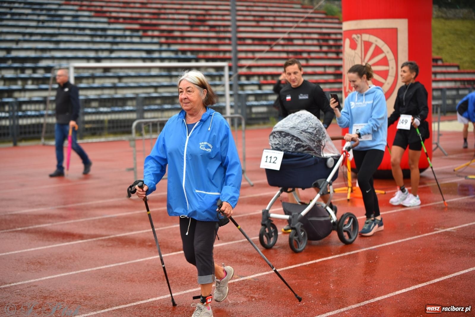 Zdjęcie w galerii na portalu naszraciborz.pl: Ruszyła 5. edycja Fun z EasyRun 24 Nonstop w Raciborzu wiadomości z regionu