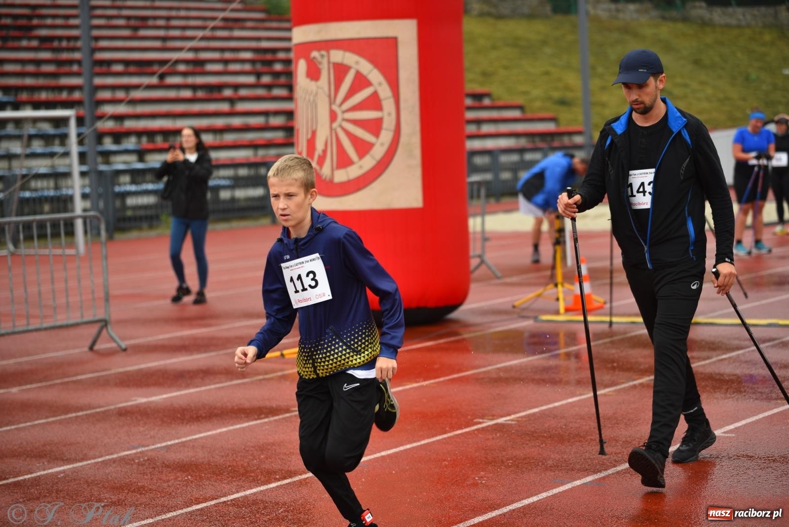 Zdjęcie w galerii na portalu naszraciborz.pl: Ruszyła 5. edycja Fun z EasyRun 24 Nonstop w Raciborzu wiadomości z regionu