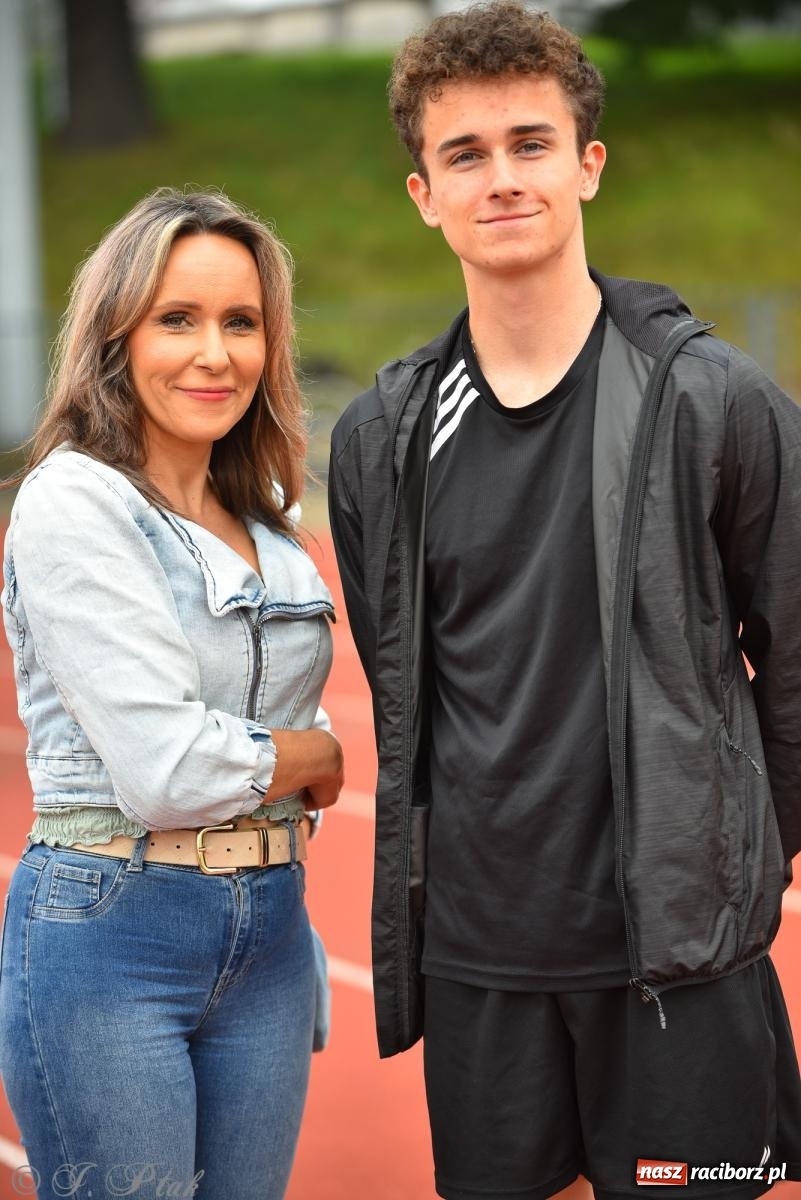 Zdjęcie w galerii na portalu naszraciborz.pl: Ruszyła 5. edycja Fun z EasyRun 24 Nonstop w Raciborzu wiadomości z regionu