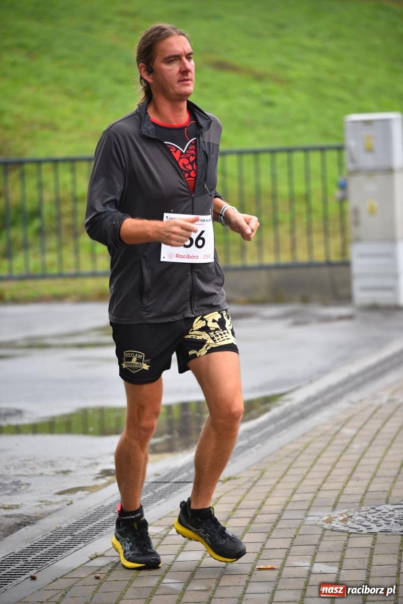 Zdjęcie w galerii na portalu naszraciborz.pl: Ruszyła 5. edycja Fun z EasyRun 24 Nonstop w Raciborzu wiadomości z regionu