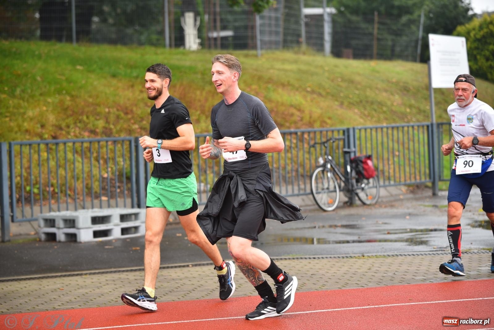 Zdjęcie w galerii na portalu naszraciborz.pl: Ruszyła 5. edycja Fun z EasyRun 24 Nonstop w Raciborzu wiadomości z regionu