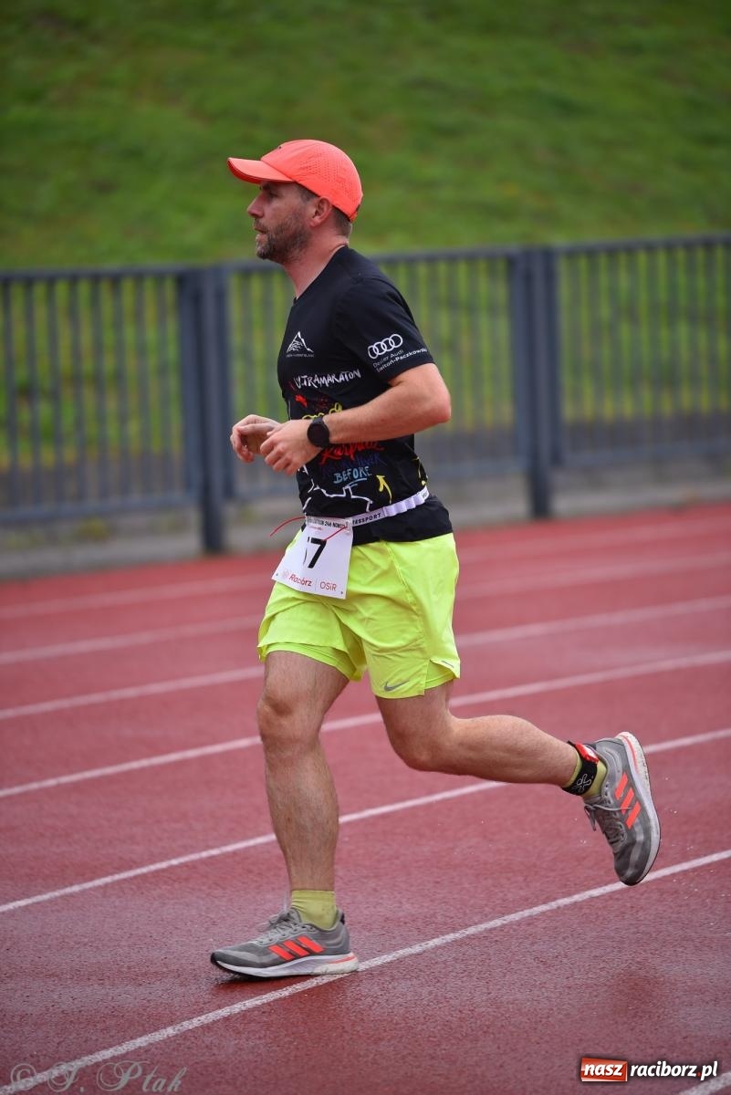 Zdjęcie w galerii na portalu naszraciborz.pl: Ruszyła 5. edycja Fun z EasyRun 24 Nonstop w Raciborzu wiadomości z regionu