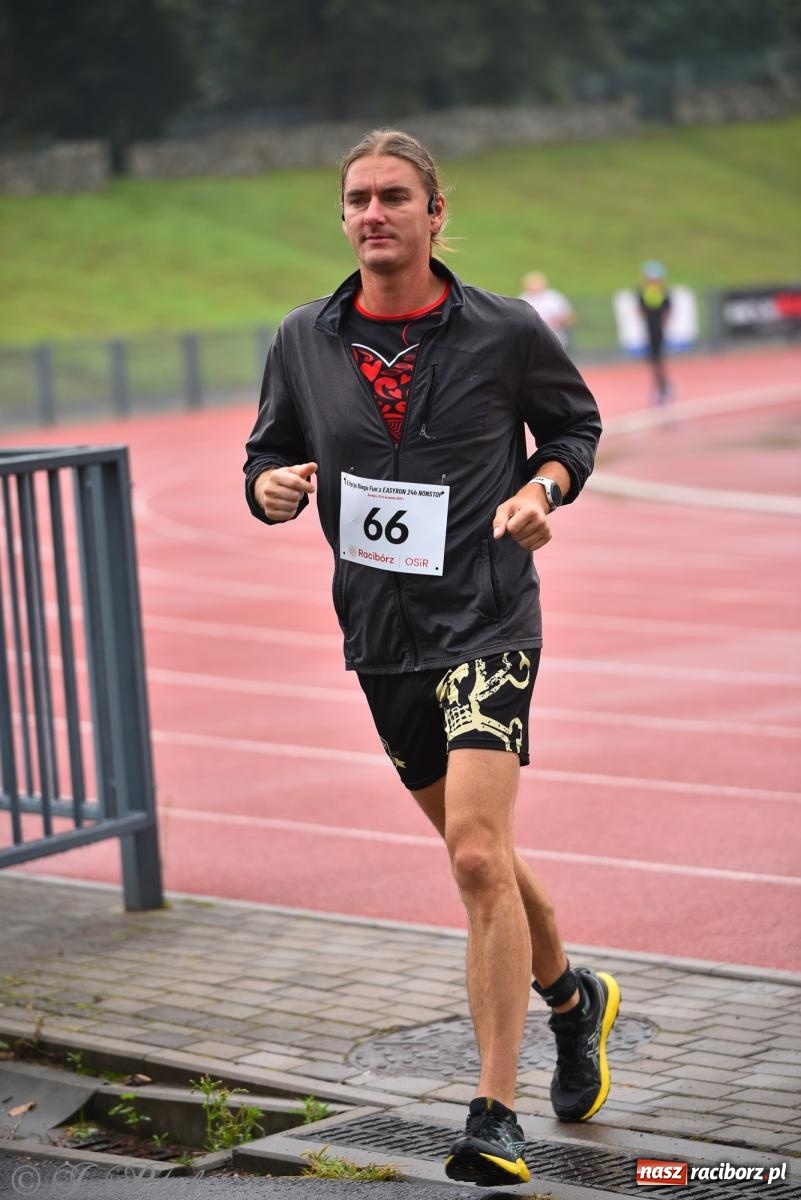 Zdjęcie w galerii na portalu naszraciborz.pl: Ruszyła 5. edycja Fun z EasyRun 24 Nonstop w Raciborzu wiadomości z regionu