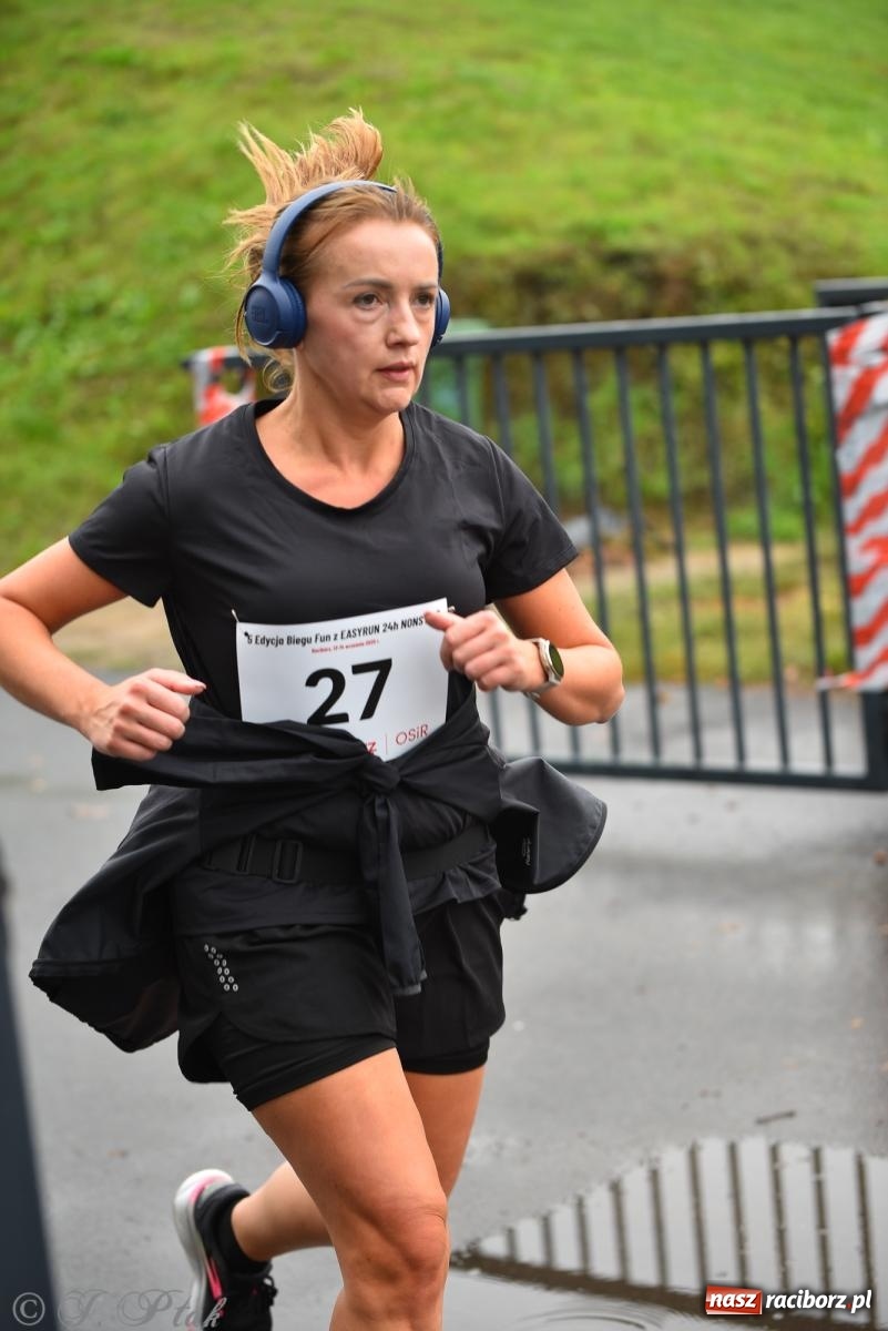 Zdjęcie w galerii na portalu naszraciborz.pl: Ruszyła 5. edycja Fun z EasyRun 24 Nonstop w Raciborzu wiadomości z regionu