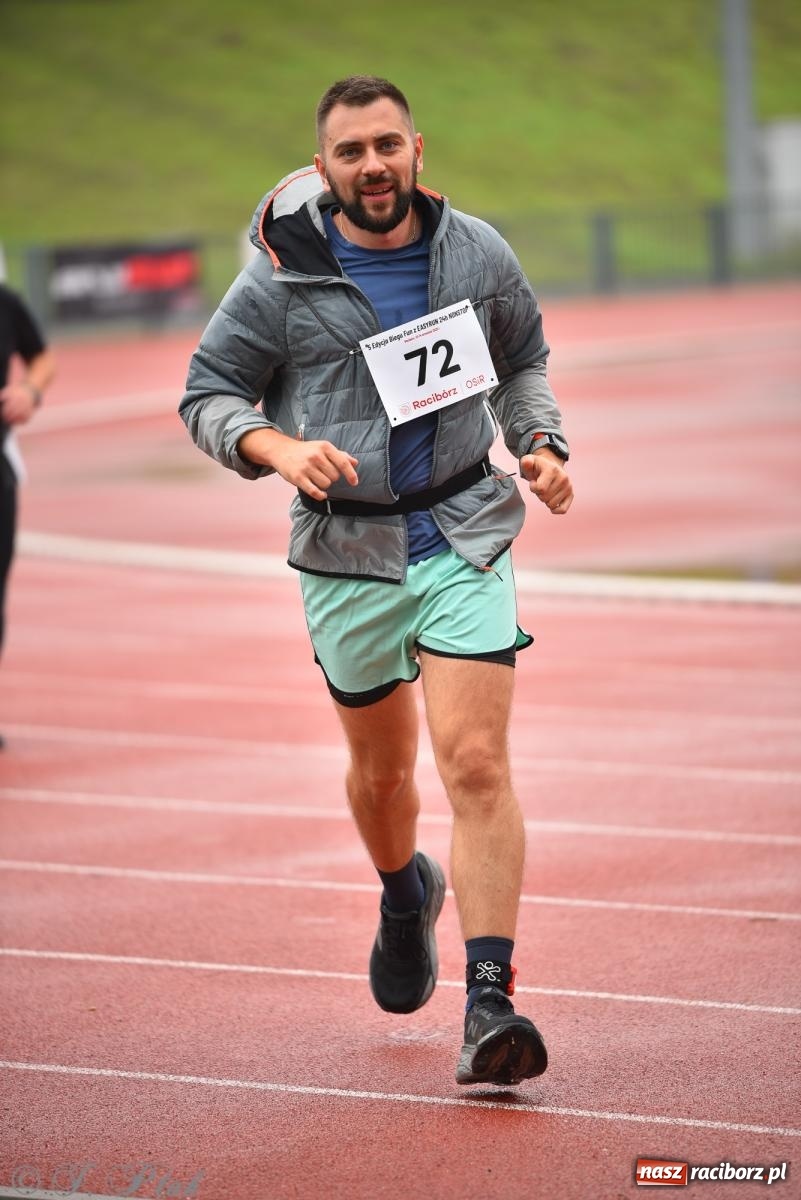 Zdjęcie w galerii na portalu naszraciborz.pl: Ruszyła 5. edycja Fun z EasyRun 24 Nonstop w Raciborzu wiadomości z regionu
