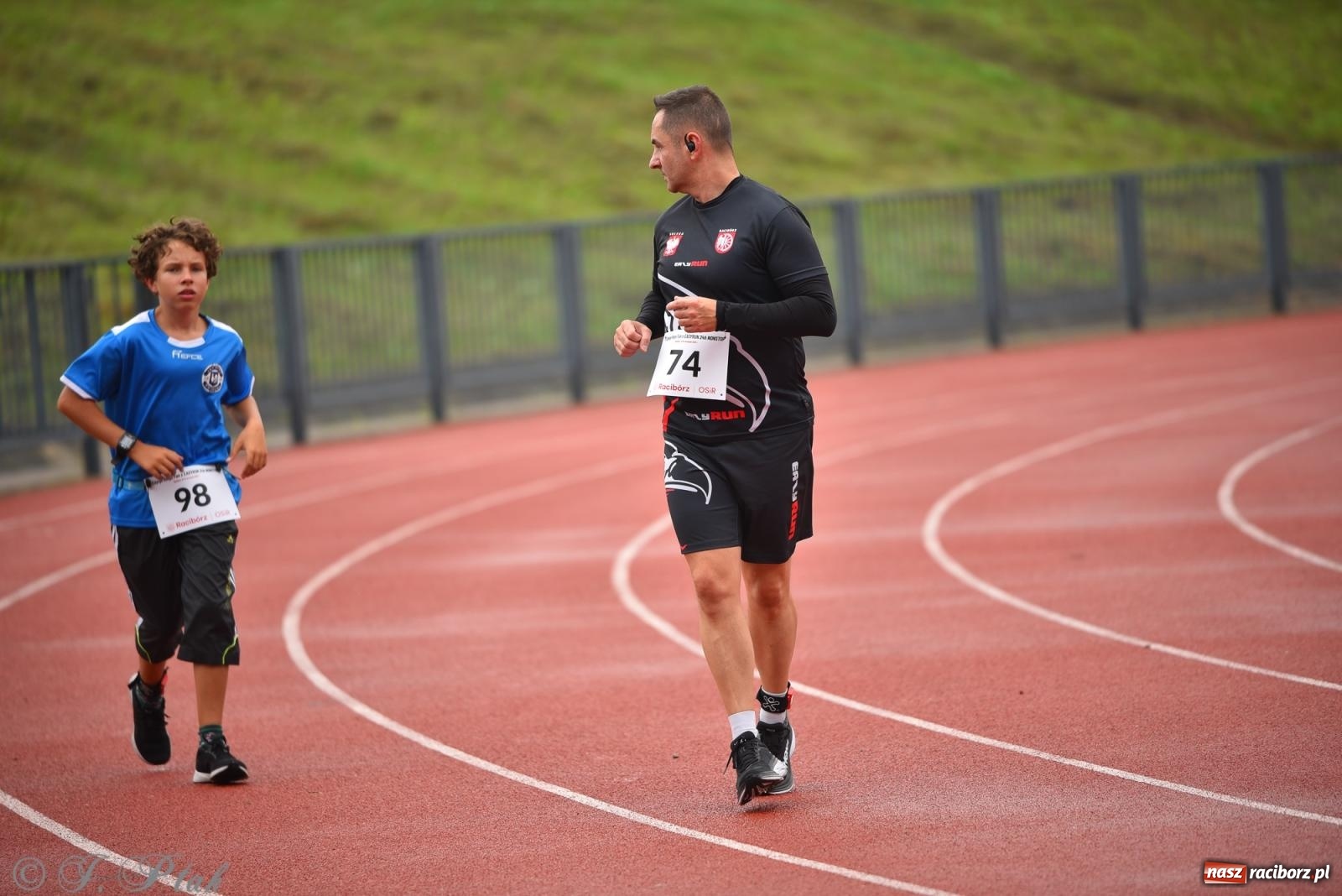 Zdjęcie w galerii na portalu naszraciborz.pl: Ruszyła 5. edycja Fun z EasyRun 24 Nonstop w Raciborzu wiadomości z regionu