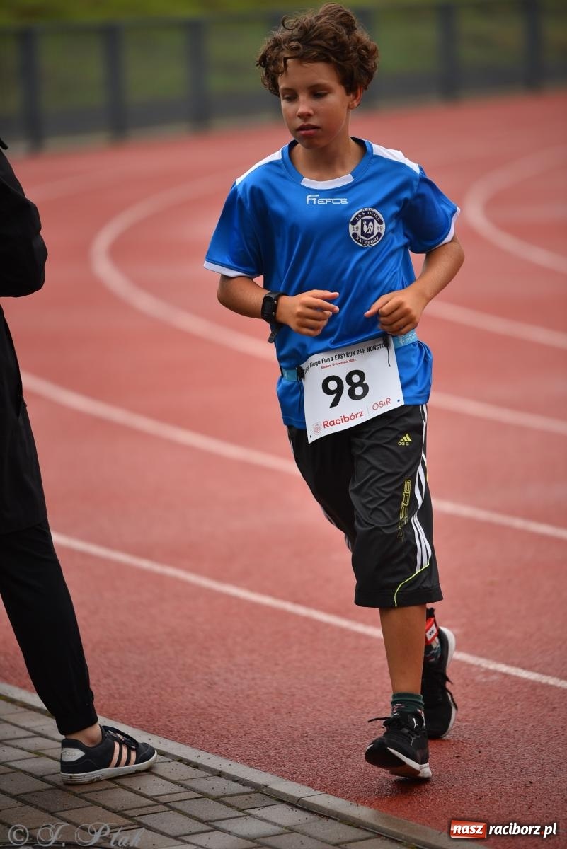 Zdjęcie w galerii na portalu naszraciborz.pl: Ruszyła 5. edycja Fun z EasyRun 24 Nonstop w Raciborzu wiadomości z regionu