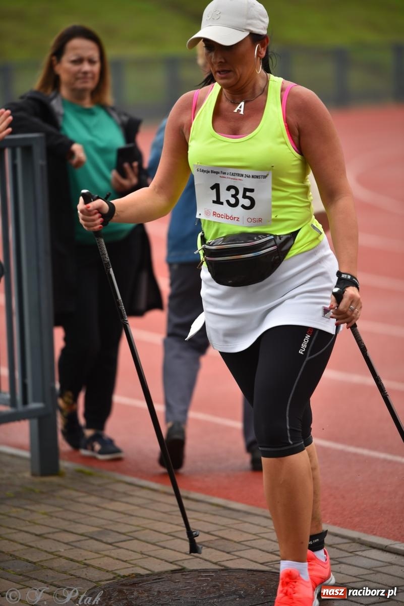 Zdjęcie w galerii na portalu naszraciborz.pl: Ruszyła 5. edycja Fun z EasyRun 24 Nonstop w Raciborzu wiadomości z regionu