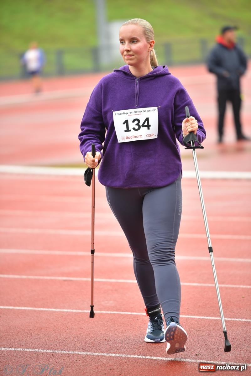 Zdjęcie w galerii na portalu naszraciborz.pl: Ruszyła 5. edycja Fun z EasyRun 24 Nonstop w Raciborzu wiadomości z regionu