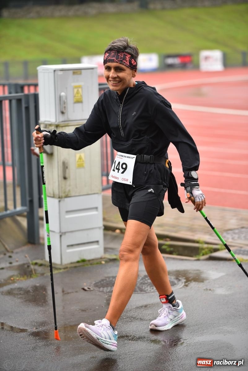 Zdjęcie w galerii na portalu naszraciborz.pl: Ruszyła 5. edycja Fun z EasyRun 24 Nonstop w Raciborzu wiadomości z regionu