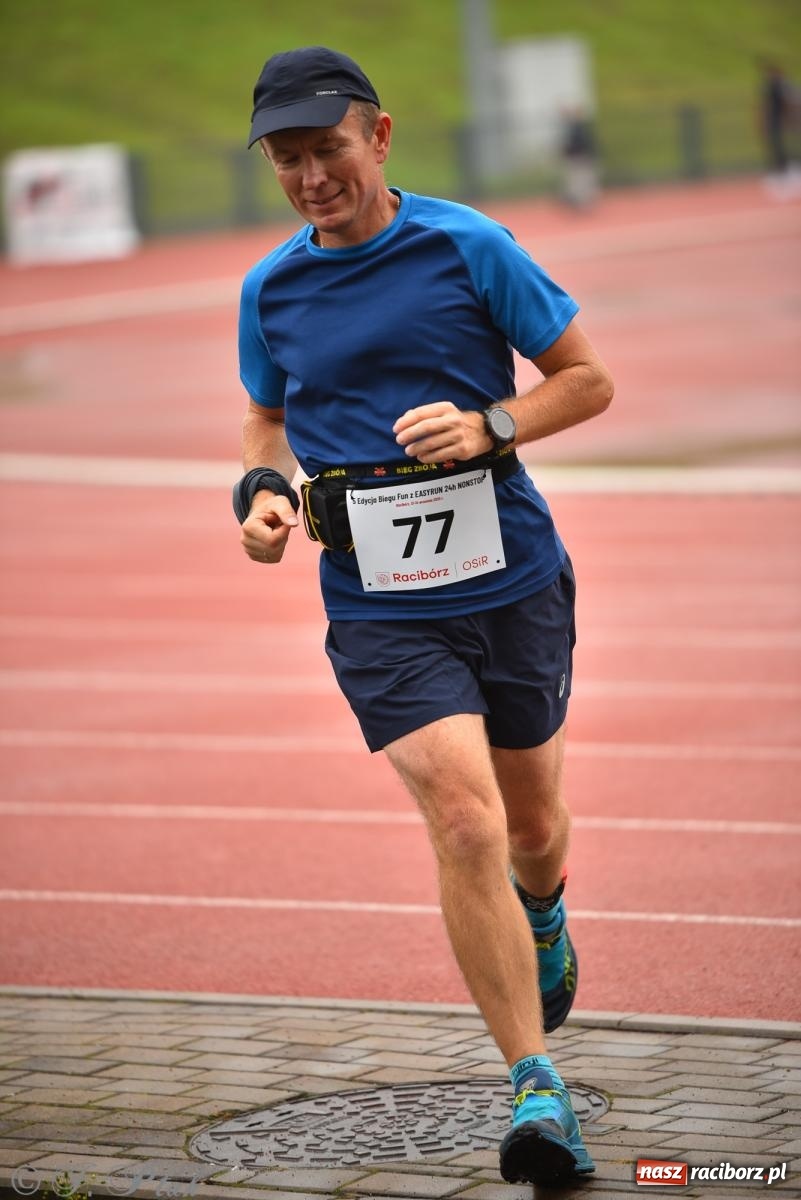 Zdjęcie w galerii na portalu naszraciborz.pl: Ruszyła 5. edycja Fun z EasyRun 24 Nonstop w Raciborzu wiadomości z regionu