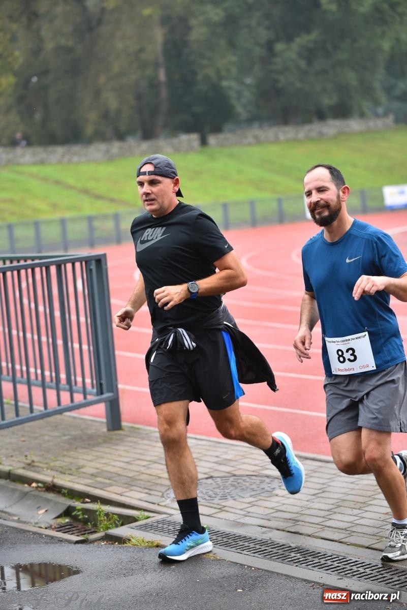 Zdjęcie w galerii na portalu naszraciborz.pl: Ruszyła 5. edycja Fun z EasyRun 24 Nonstop w Raciborzu wiadomości z regionu