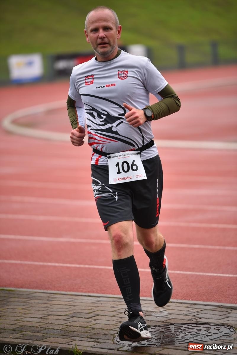 Zdjęcie w galerii na portalu naszraciborz.pl: Ruszyła 5. edycja Fun z EasyRun 24 Nonstop w Raciborzu wiadomości z regionu