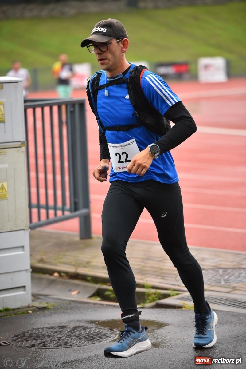 Zdjęcie w galerii na portalu naszraciborz.pl: Ruszyła 5. edycja Fun z EasyRun 24 Nonstop w Raciborzu wiadomości z regionu