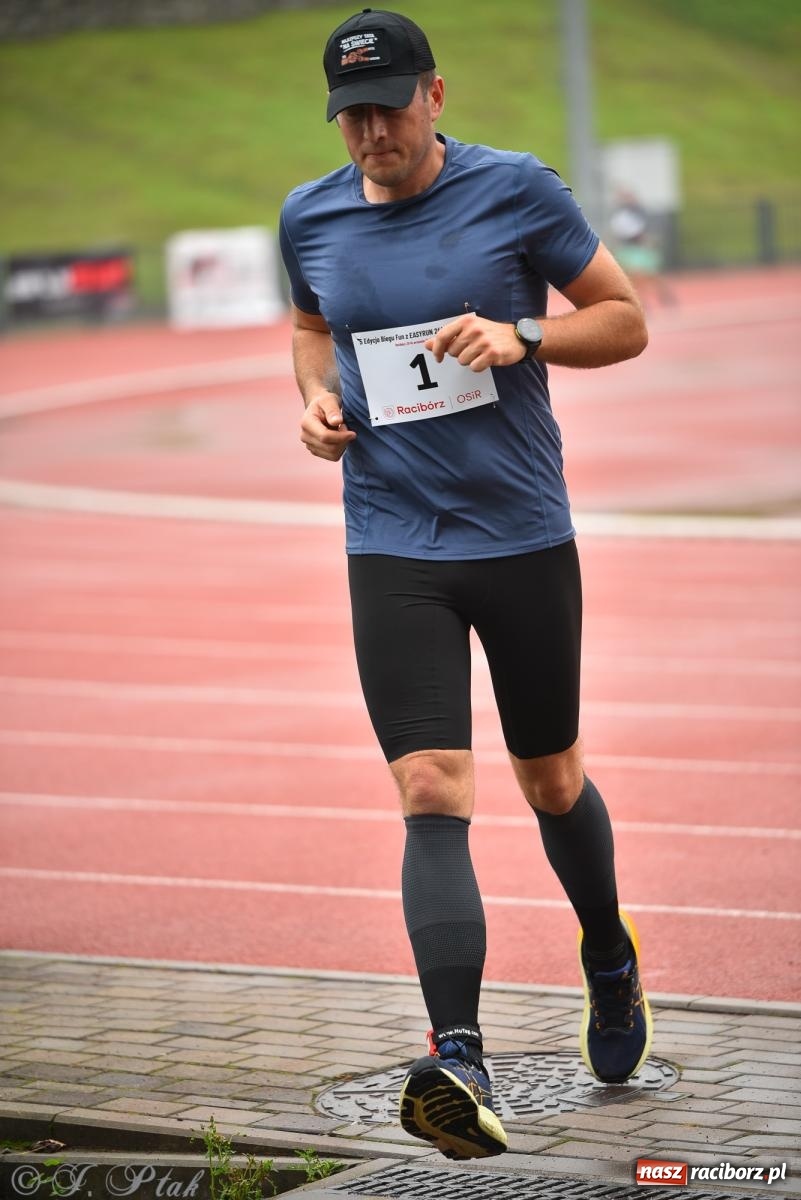 Zdjęcie w galerii na portalu naszraciborz.pl: Ruszyła 5. edycja Fun z EasyRun 24 Nonstop w Raciborzu wiadomości z regionu