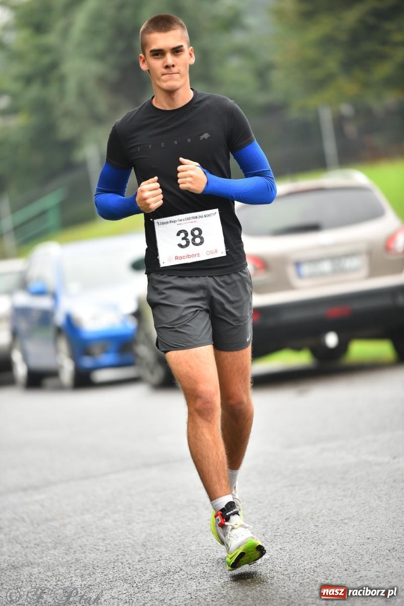 Zdjęcie w galerii na portalu naszraciborz.pl: Ruszyła 5. edycja Fun z EasyRun 24 Nonstop w Raciborzu wiadomości z regionu