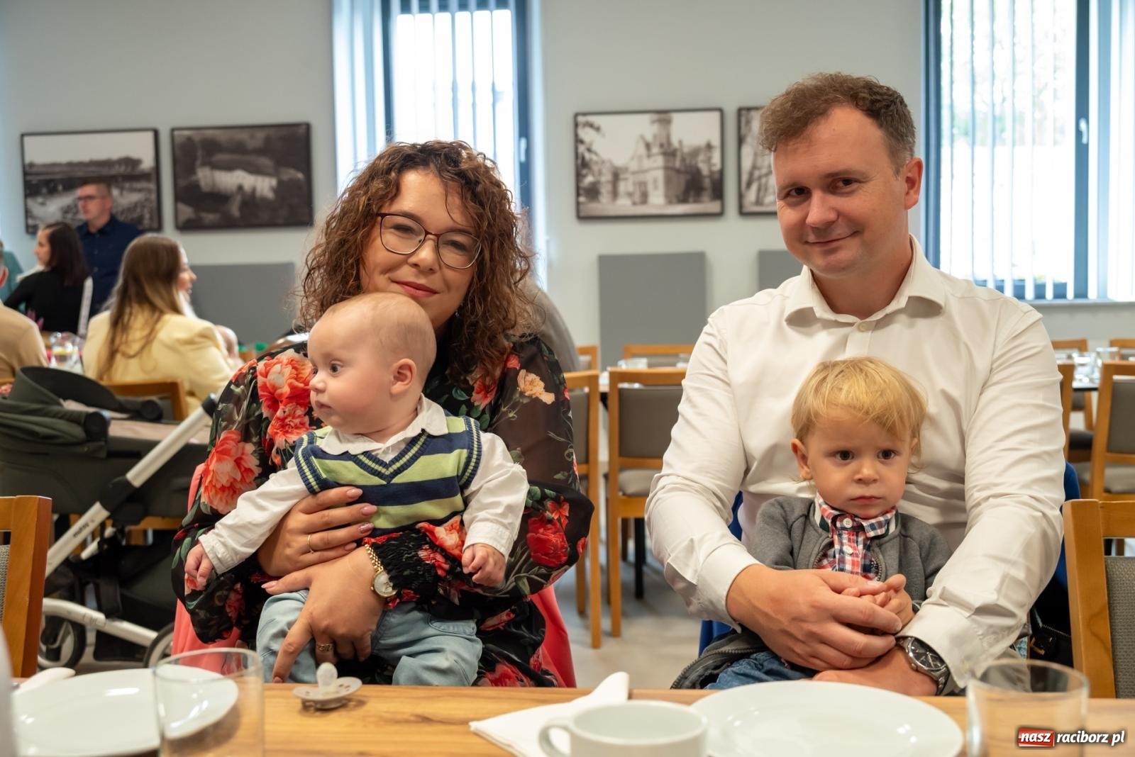 Zdjęcie w galerii na portalu naszraciborz.pl: W Tworkowie przywitano najmłodszych mieszkańców gminy Krzyżanowice wiadomości z regionu
