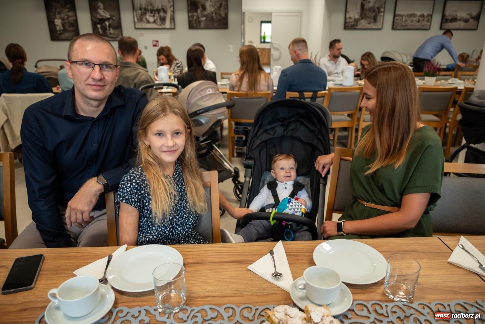 Zdjęcie w galerii na portalu naszraciborz.pl: W Tworkowie przywitano najmłodszych mieszkańców gminy Krzyżanowice wiadomości z regionu
