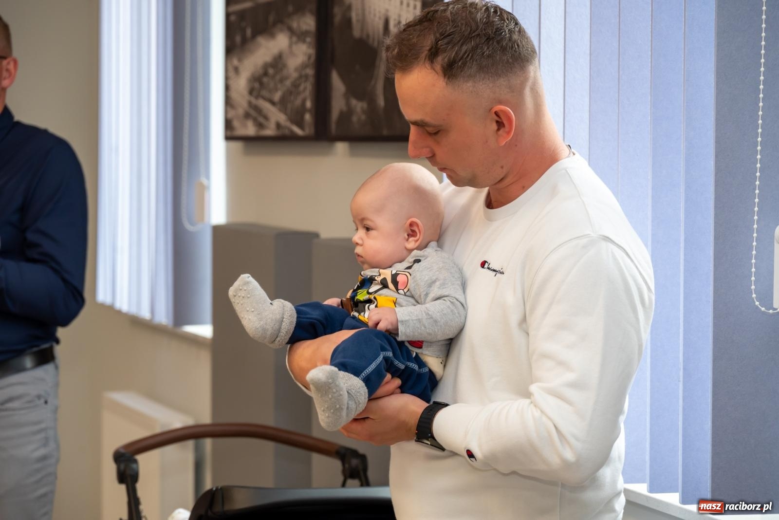 Zdjęcie w galerii na portalu naszraciborz.pl: W Tworkowie przywitano najmłodszych mieszkańców gminy Krzyżanowice wiadomości z regionu