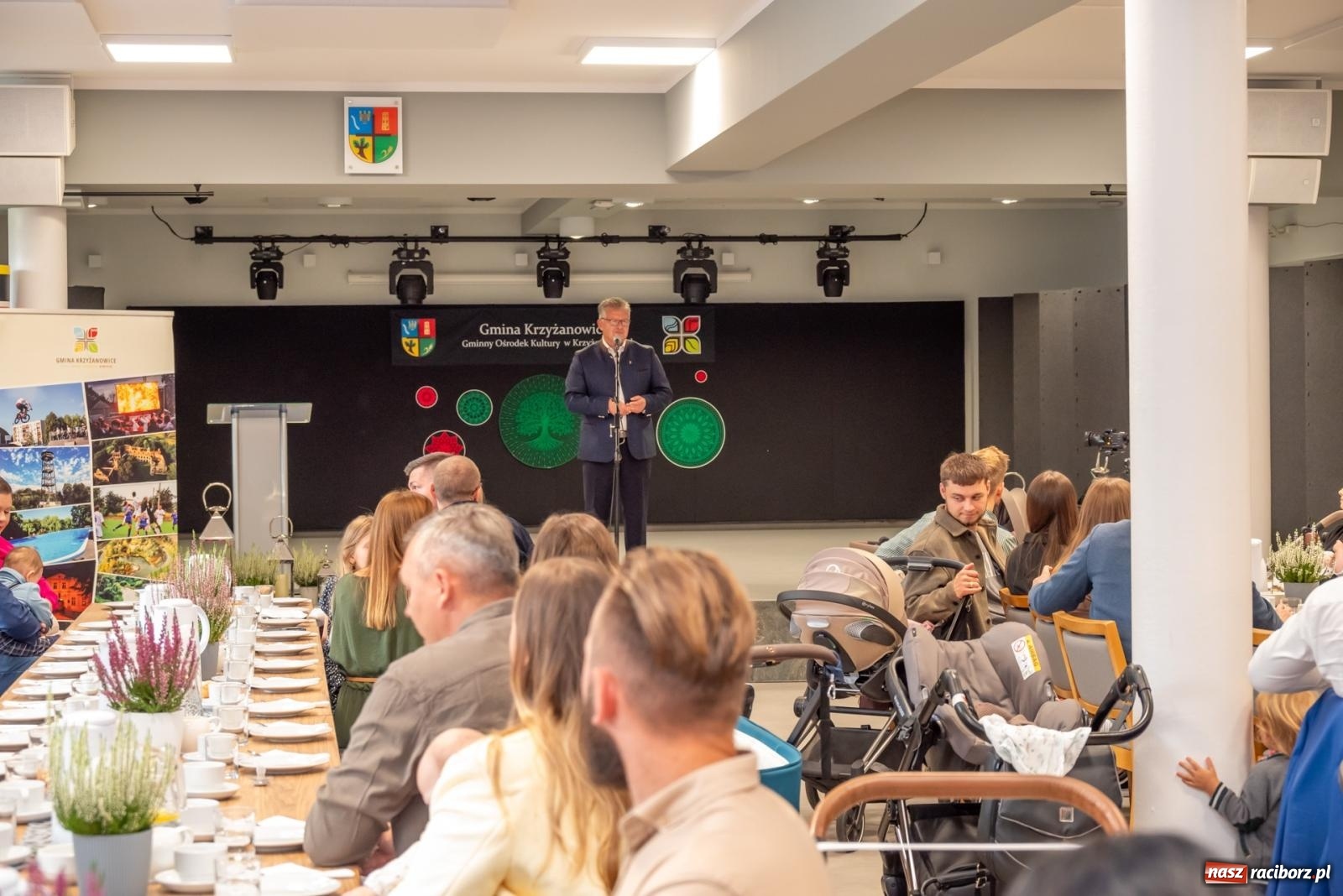 Zdjęcie w galerii na portalu naszraciborz.pl: W Tworkowie przywitano najmłodszych mieszkańców gminy Krzyżanowice wiadomości z regionu