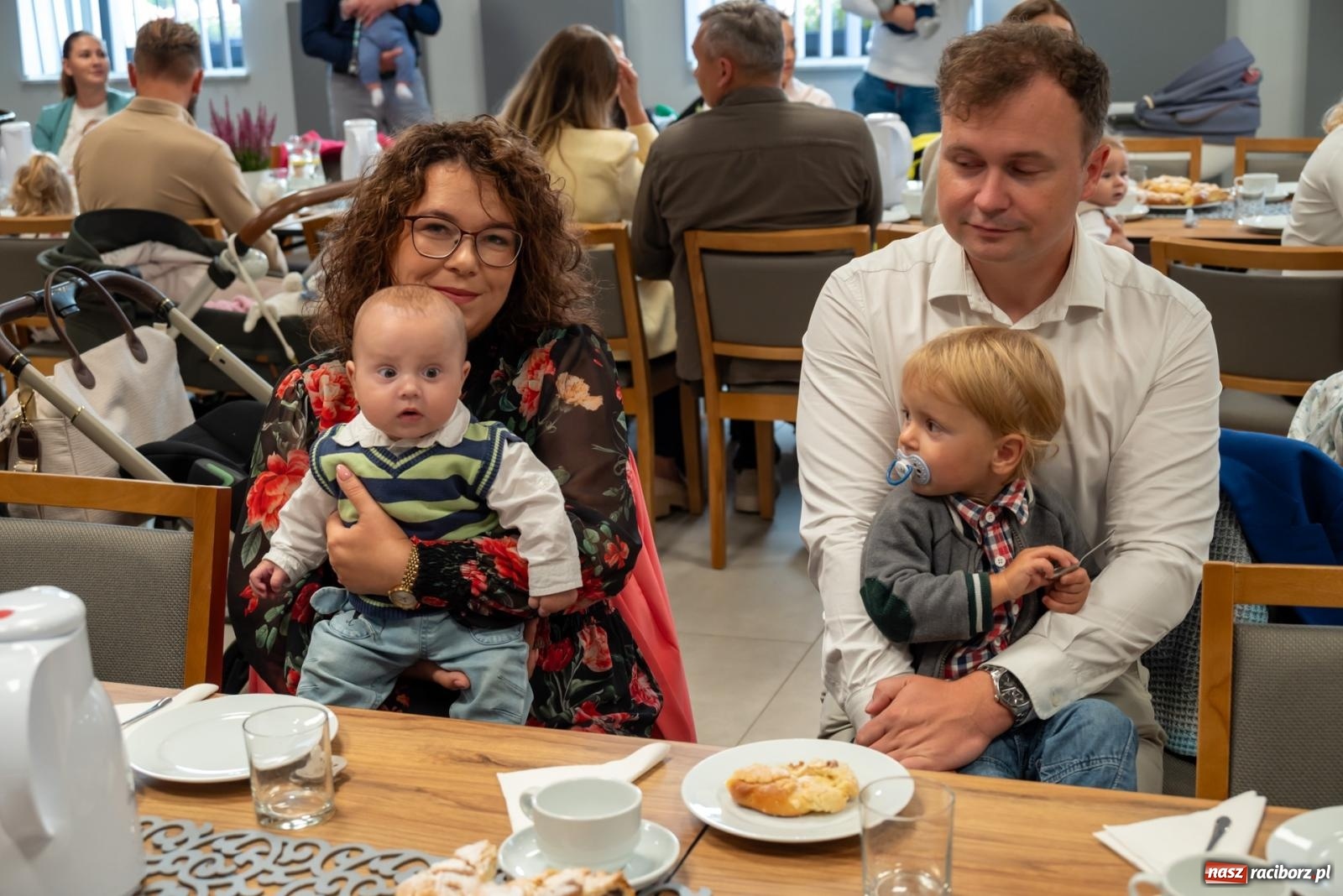 Zdjęcie w galerii na portalu naszraciborz.pl: W Tworkowie przywitano najmłodszych mieszkańców gminy Krzyżanowice wiadomości z regionu